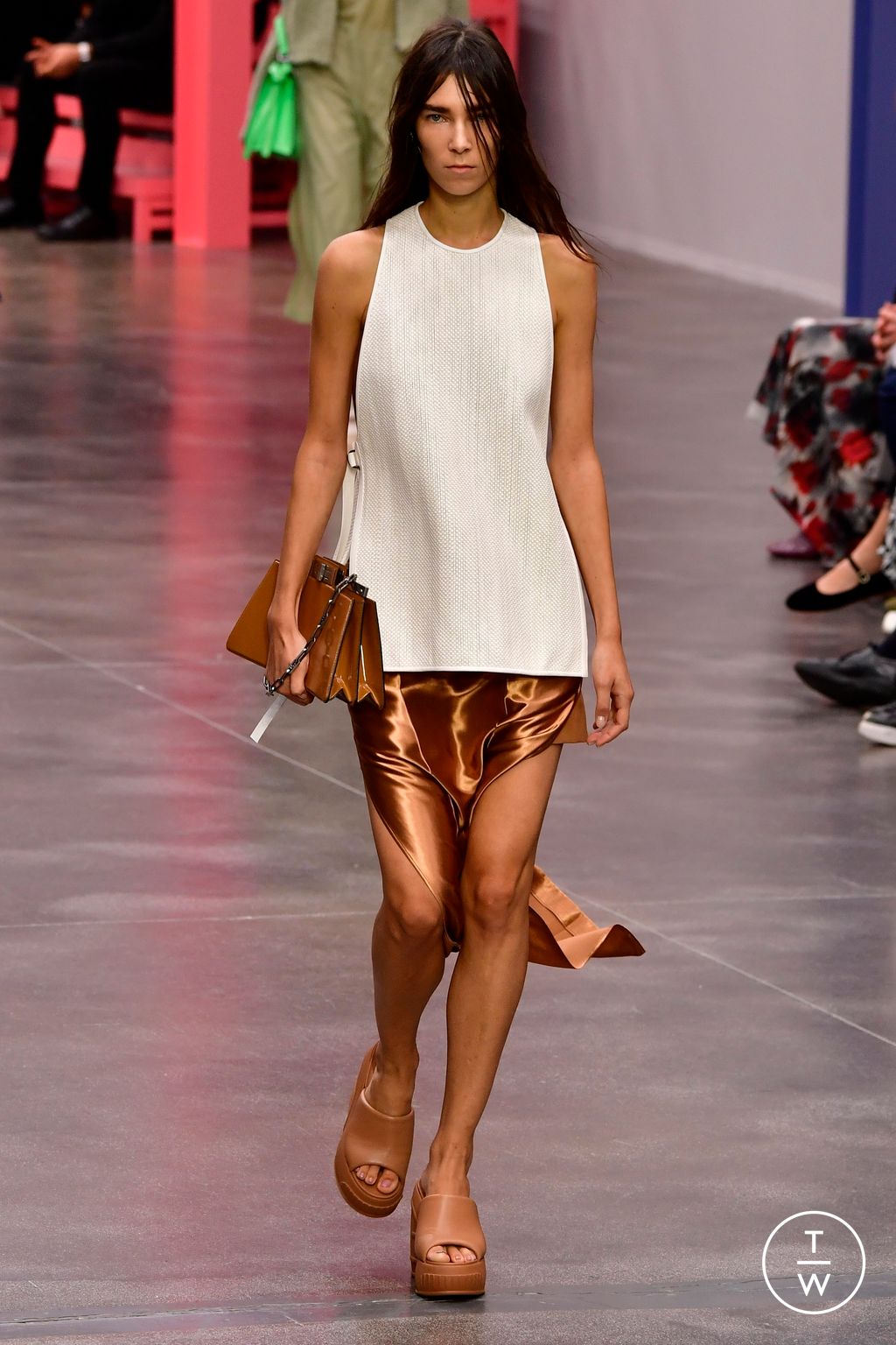 Fashion Week Milan Spring/Summer 2023 look 17 de la collection Fendi womenswear