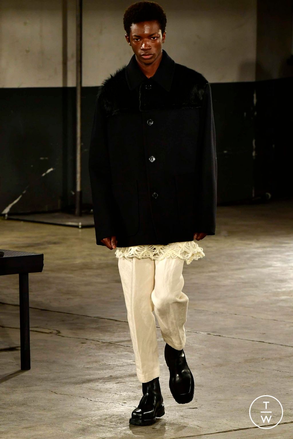 Fashion Week Paris Fall/Winter 2023 look 21 from the Dries Van Noten collection menswear