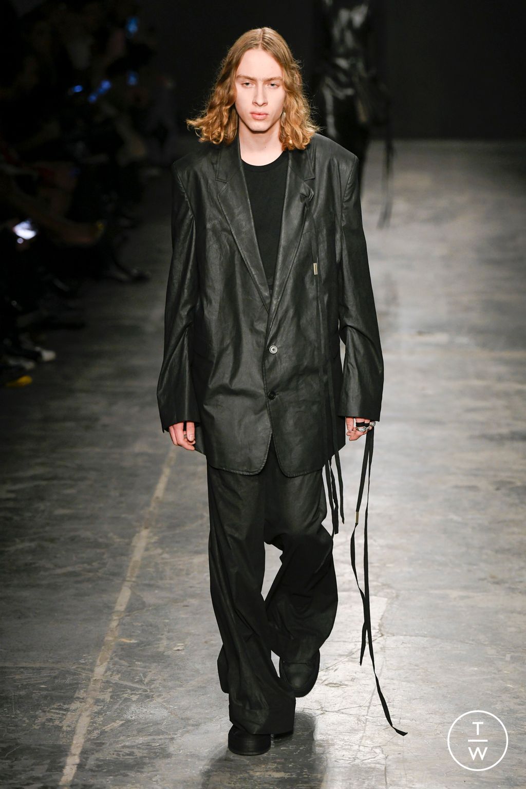 Fashion Week Paris Spring/Summer 2023 look 7 from the Ann Demeulemeester collection 女装