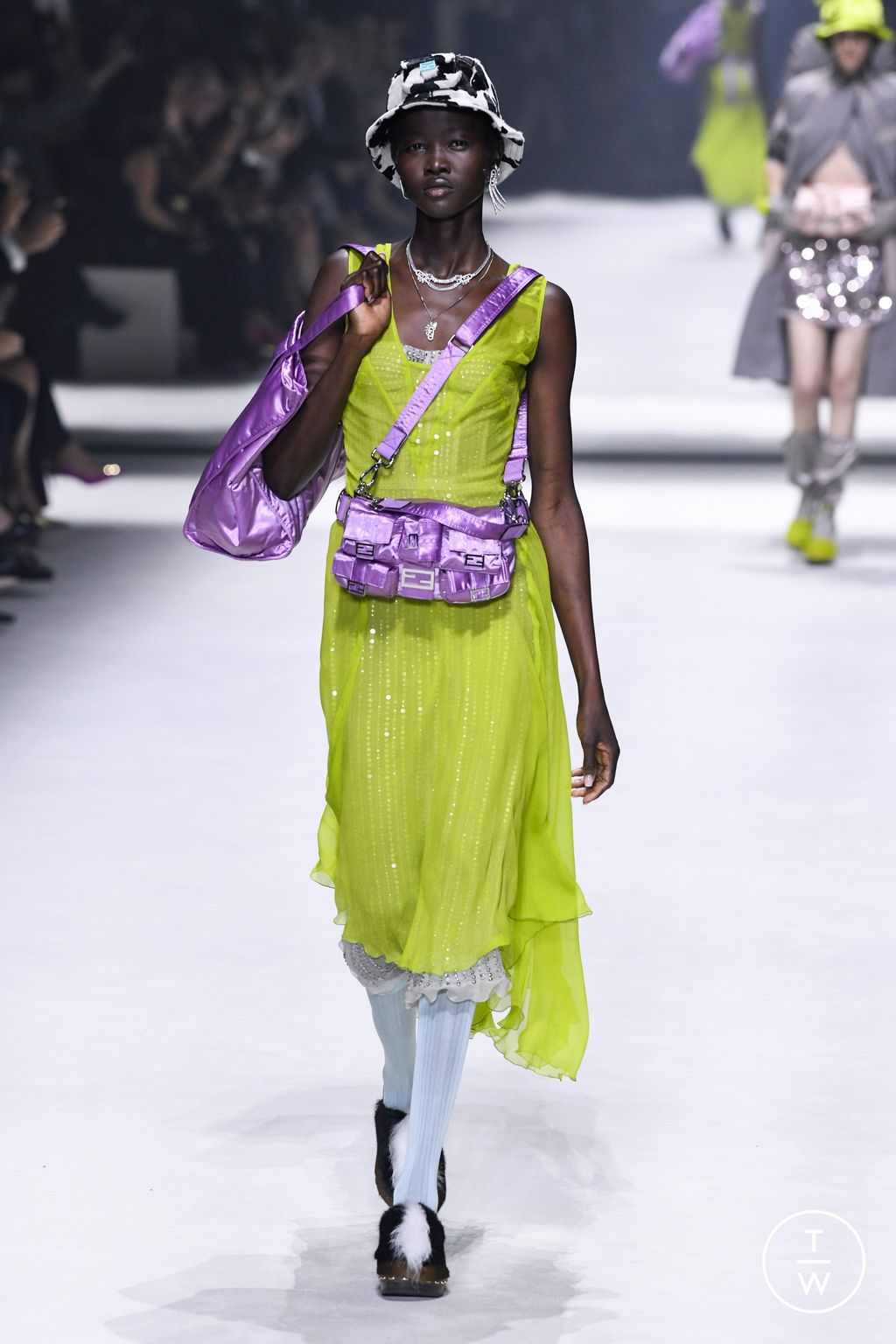 Fashion Week New York Resort 2023 look 4 from the Fendi collection 女装