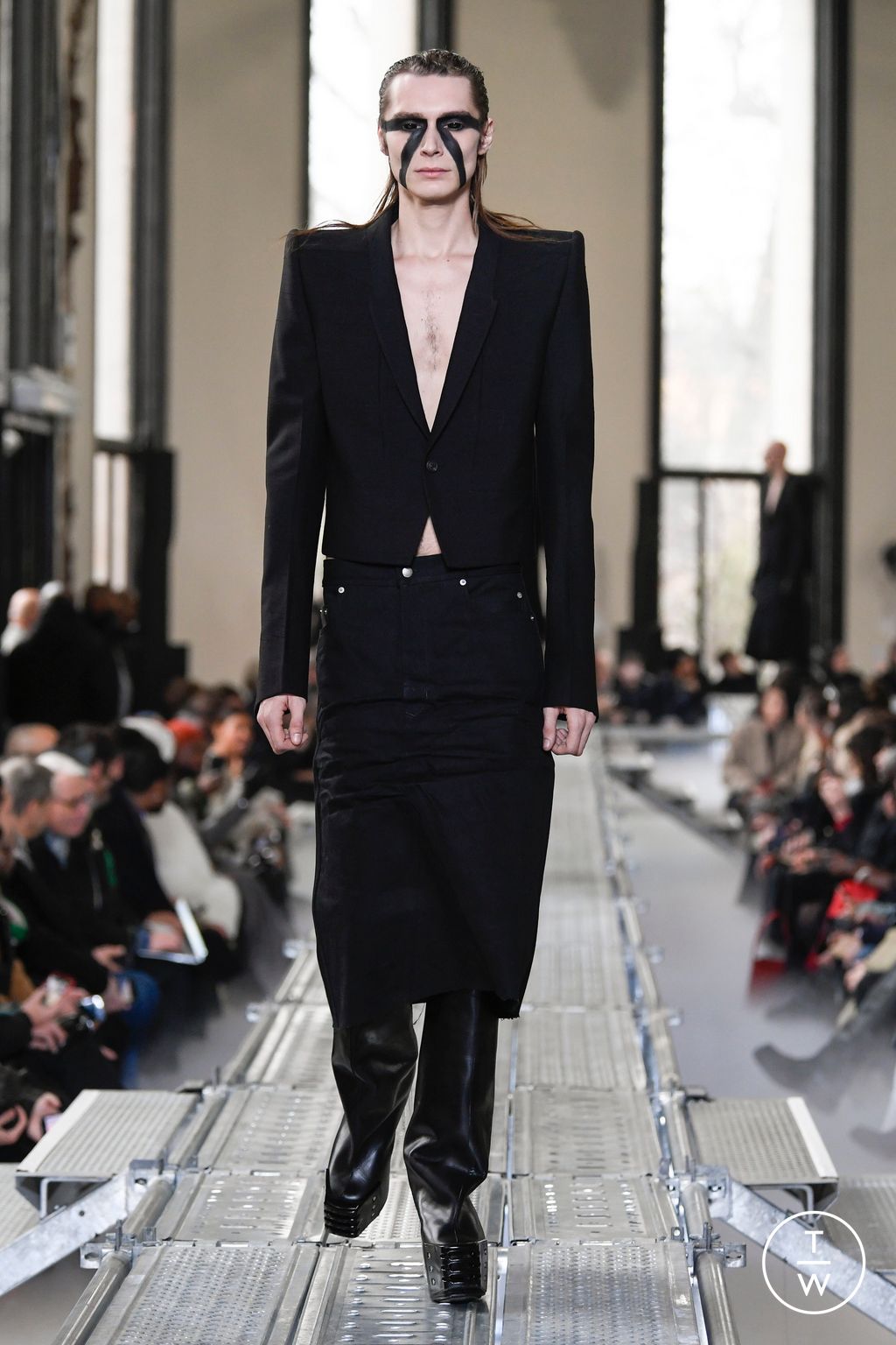 Fashion Week Paris Fall/Winter 2023 look 30 de la collection Rick Owens menswear