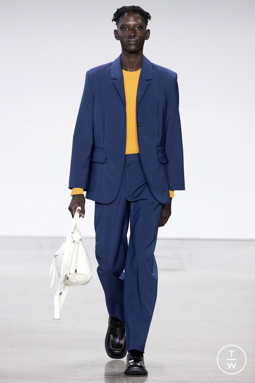 Fashion Week New York Spring/Summer 2023 look 38 from the Deveaux collection womenswear