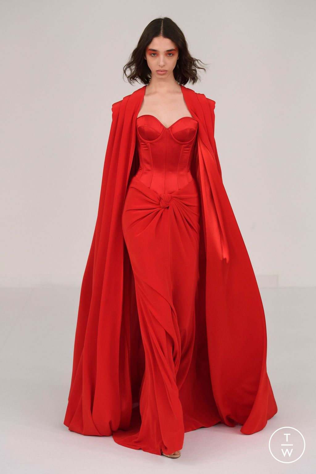 Fashion Week Paris Spring/Summer 2023 look 13 de la collection Alexis Mabille couture