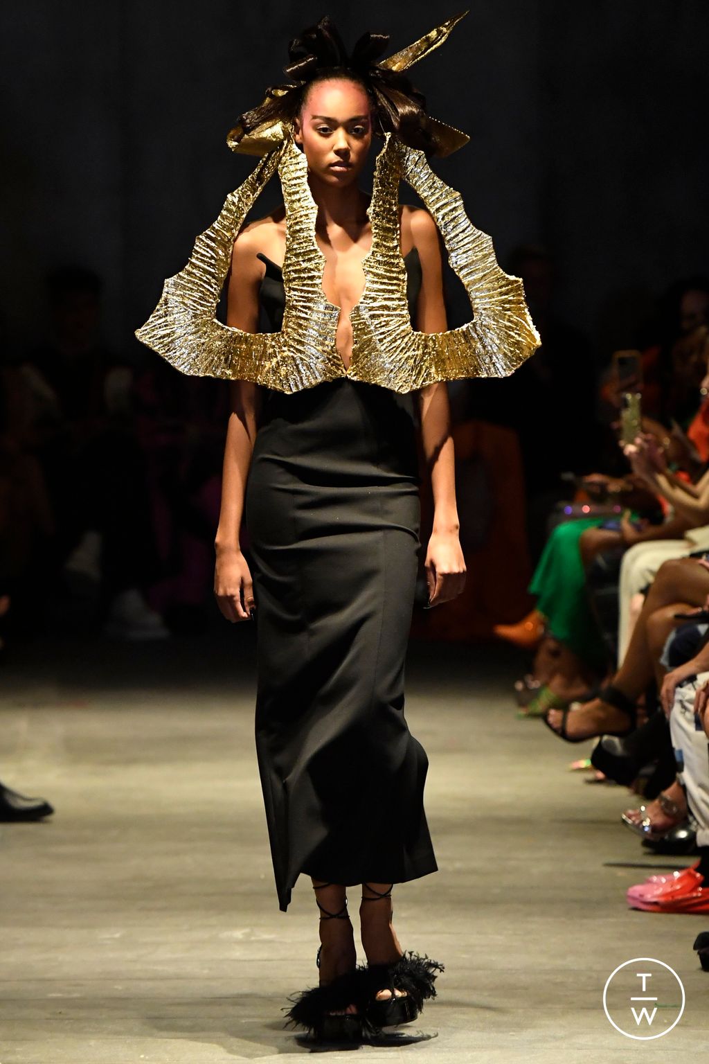 Fashion Week New York Spring/Summer 2023 look 24 from the Christian Cowan collection 女装