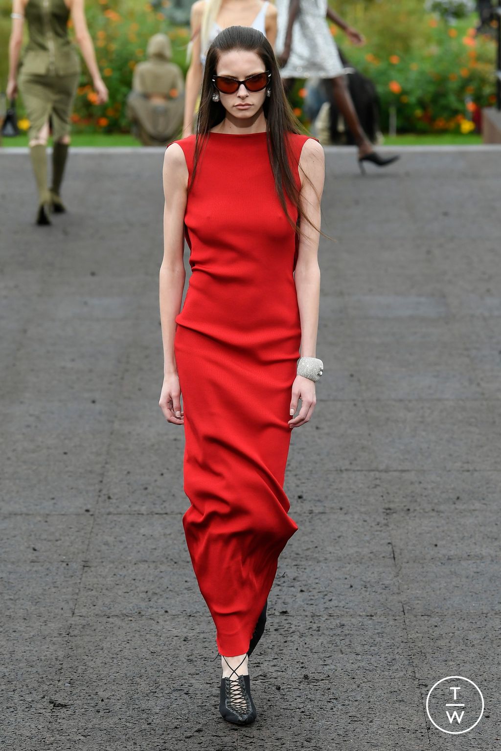 Fashion Week Paris Spring/Summer 2023 look 43 from the Givenchy collection womenswear