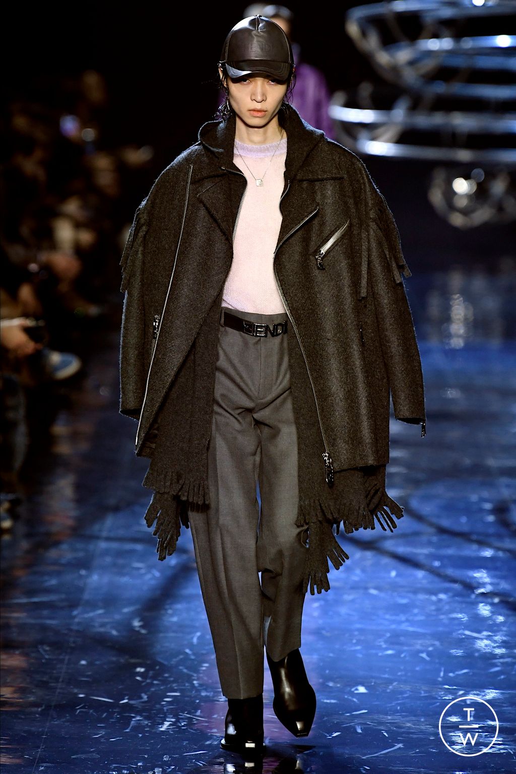 Fashion Week Milan Fall/Winter 2023 look 41 from the Fendi collection 男装