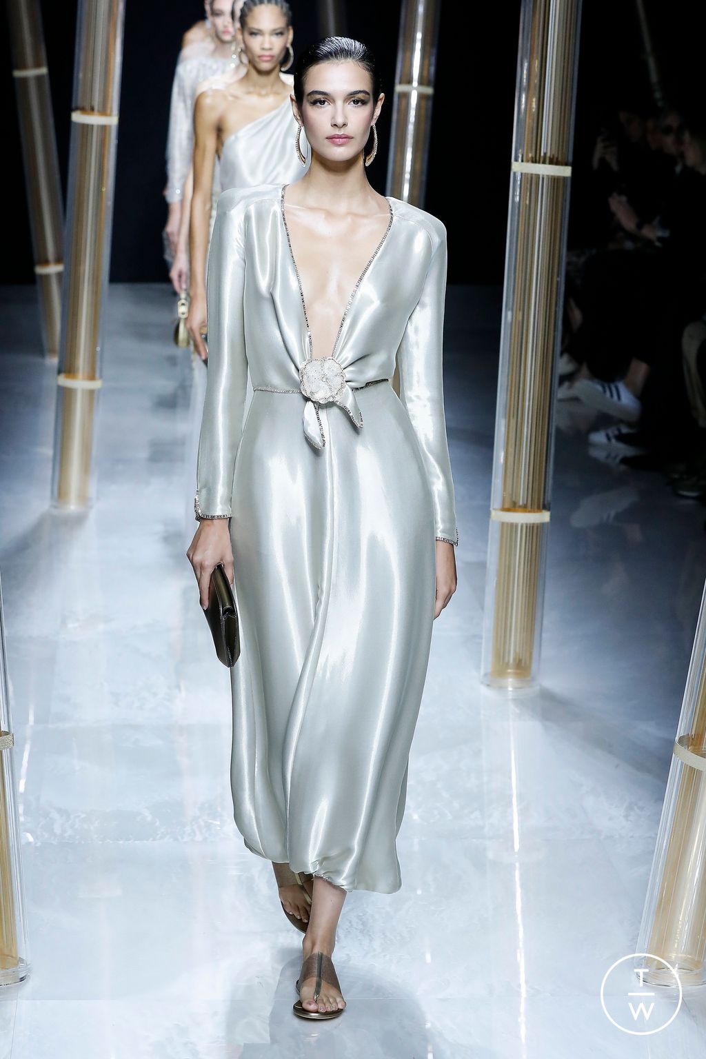 Fashion Week Milan Spring/Summer 2023 look 49 from the Giorgio Armani collection 女装