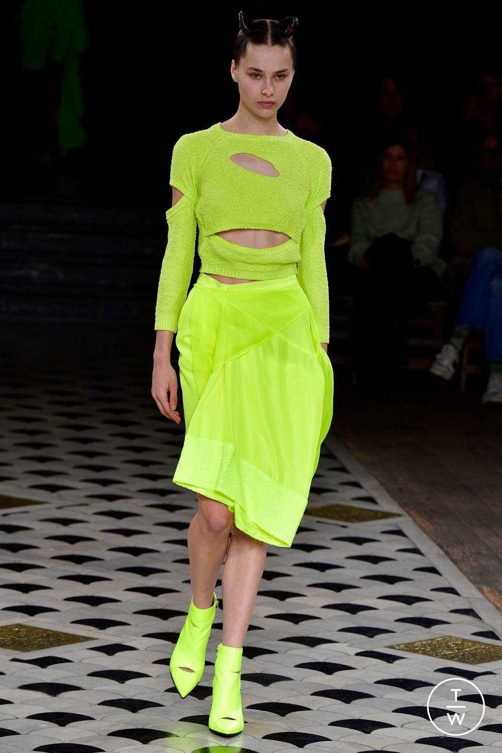 Fashion Week Paris Spring/Summer 2023 look 40 from the Undercover collection womenswear