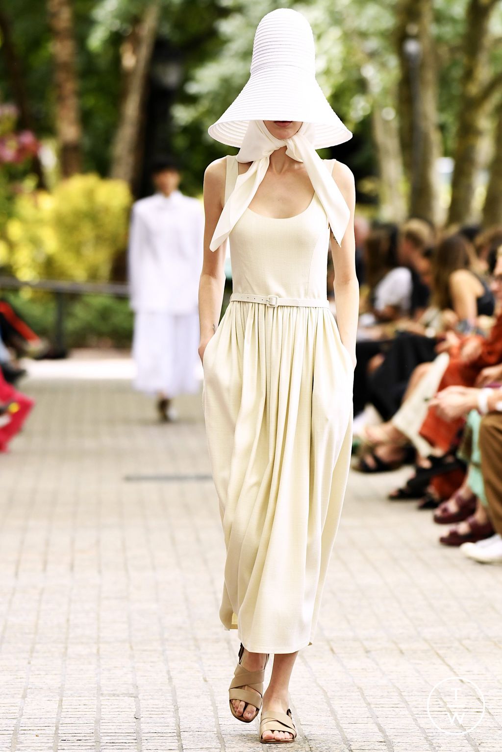 Fashion Week New York Spring/Summer 2023 look 2 de la collection Adam Lippes womenswear