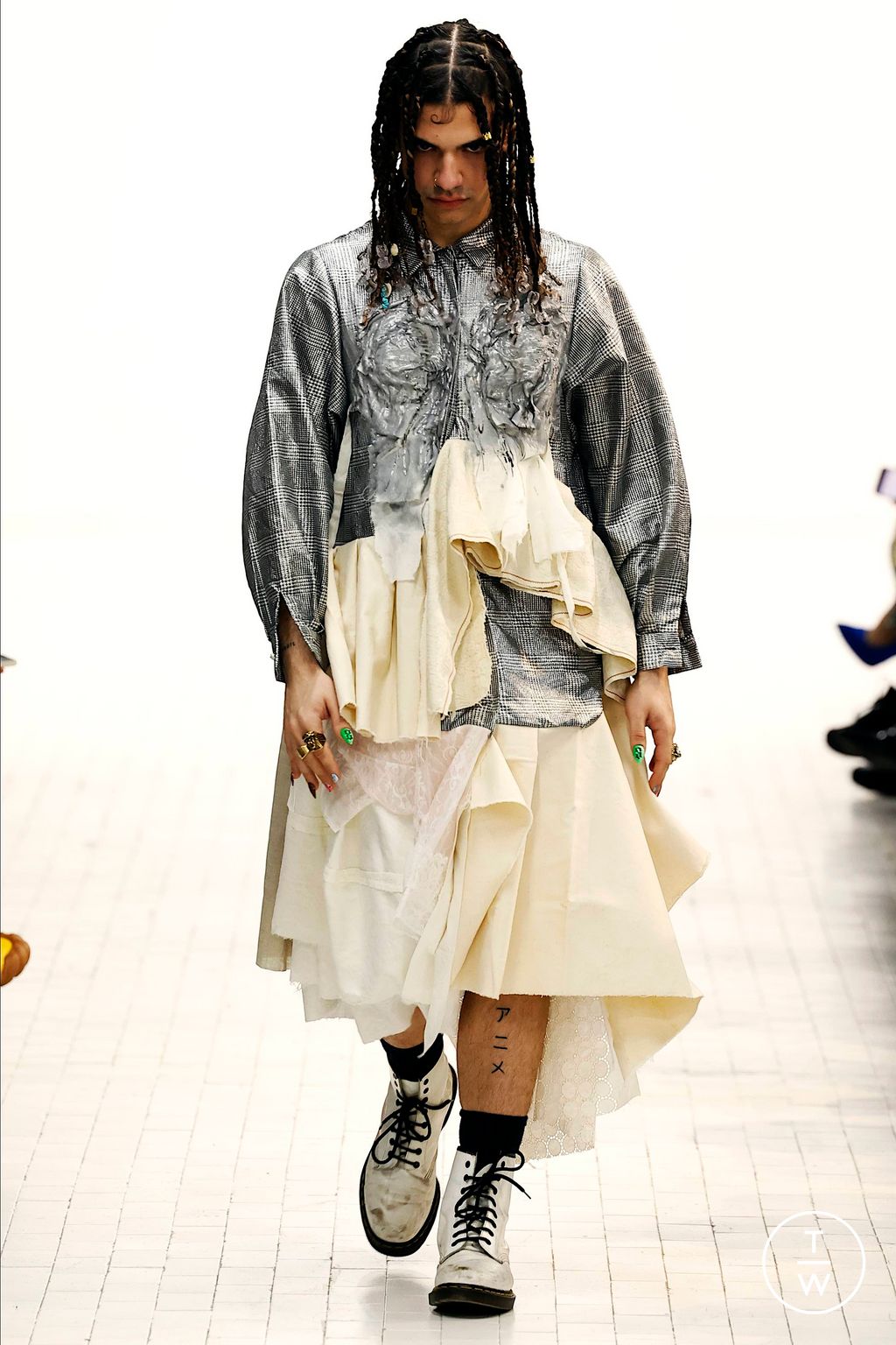 Fashion Week Milan Fall/Winter 2023 look 38 de la collection Simon Cracker menswear
