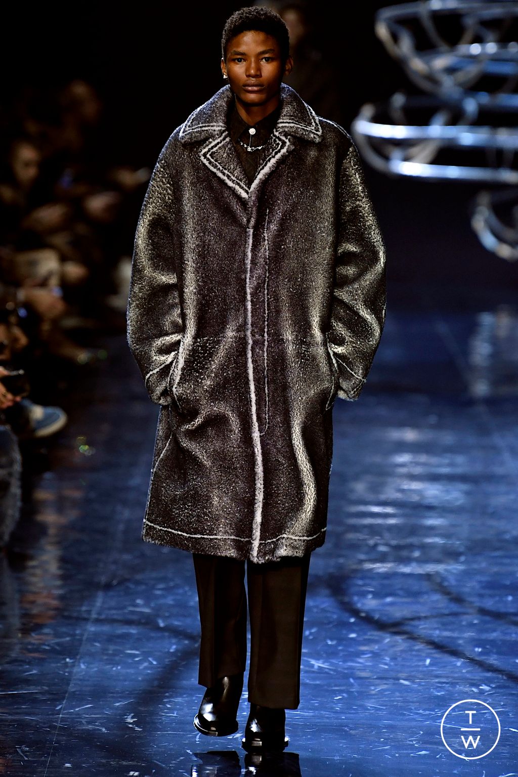 Fashion Week Milan Fall/Winter 2023 look 48 from the Fendi collection 男装