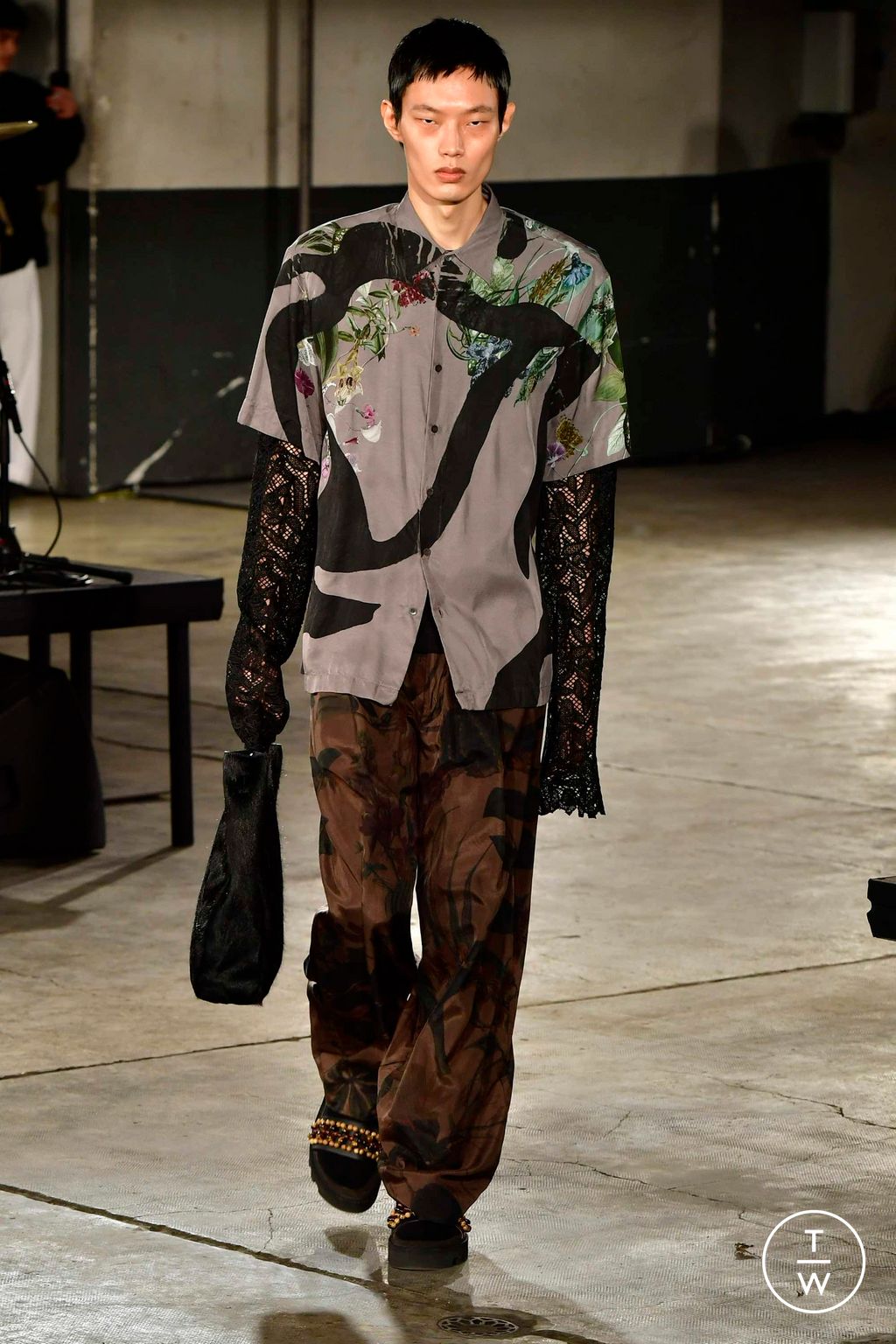 Fashion Week Paris Fall/Winter 2023 look 57 from the Dries Van Noten collection menswear