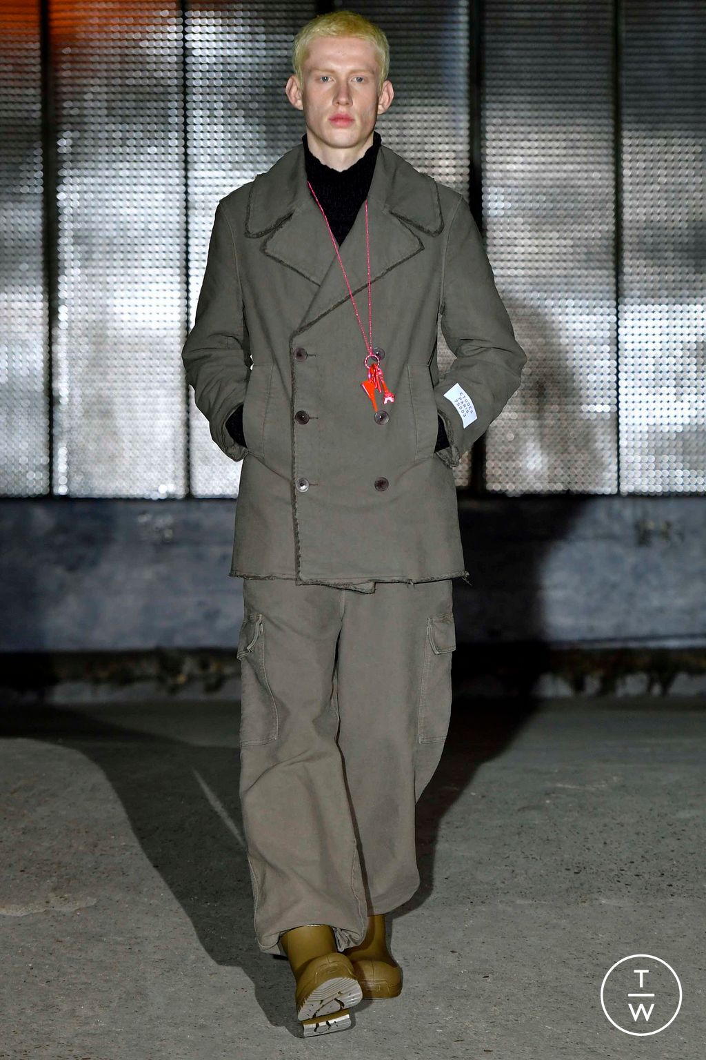 Fashion Week Paris Fall/Winter 2023 look 10 from the Études collection 男装