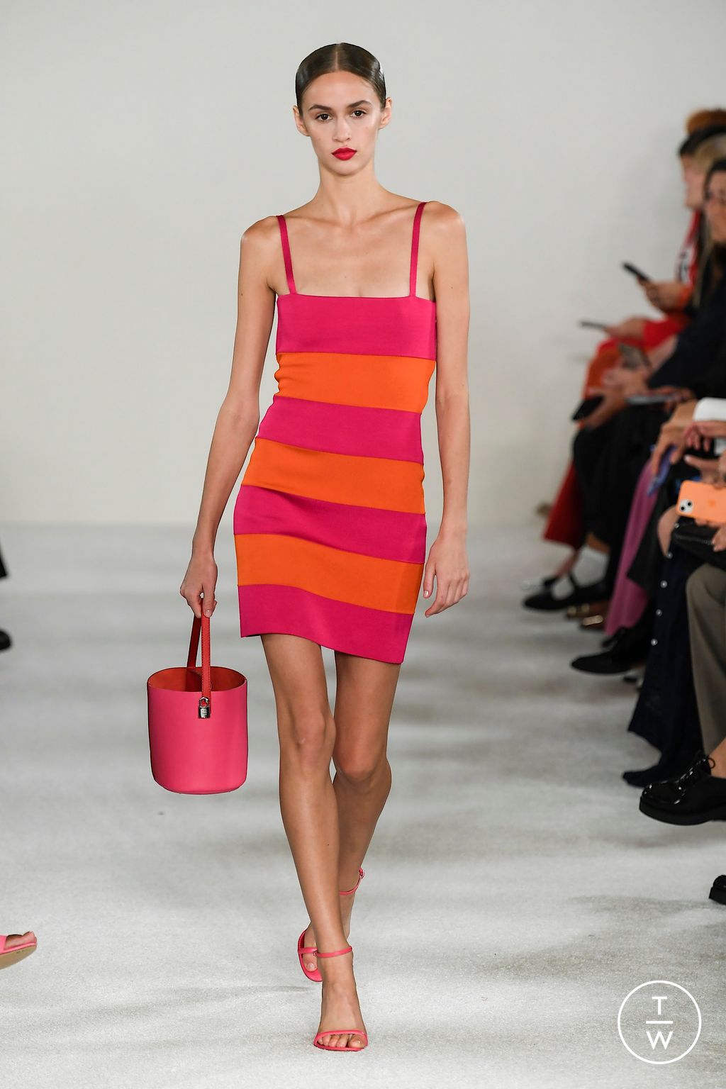 Fashion Week New York Spring/Summer 2023 look 19 from the Carolina Herrera collection 女装