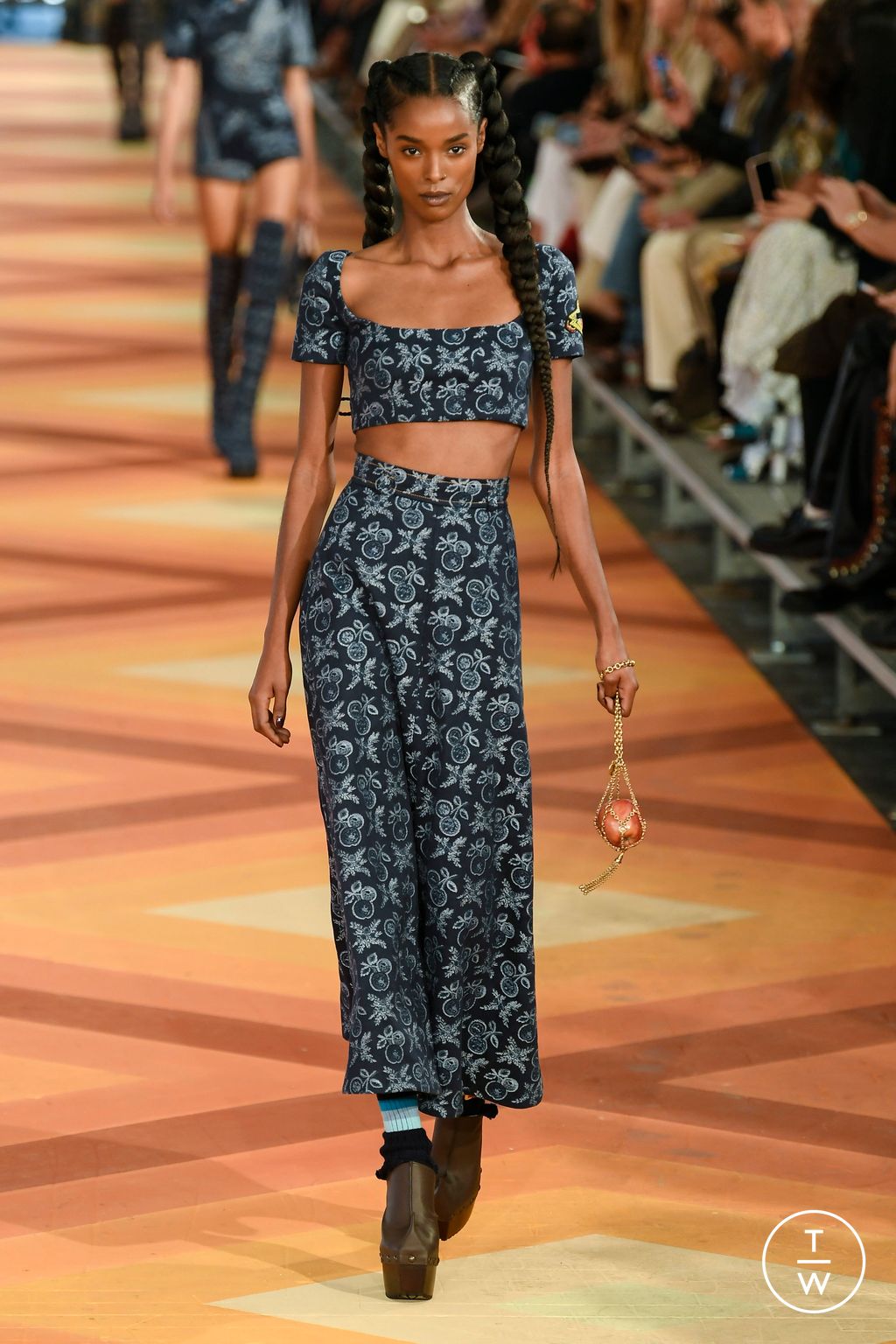 Fashion Week Milan Spring/Summer 2023 look 2 from the Etro collection womenswear