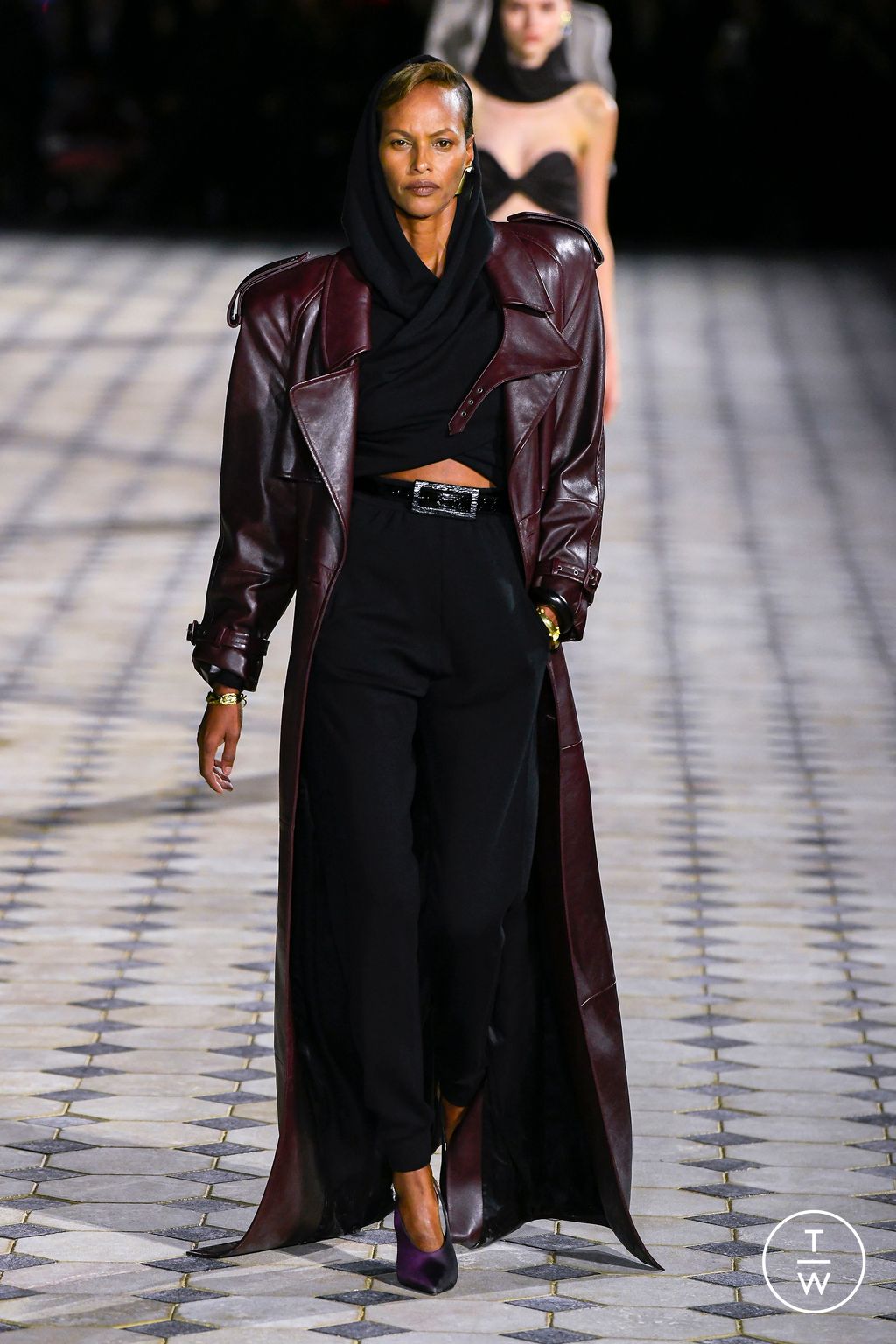 Fashion Week Paris Spring/Summer 2023 look 25 from the Saint Laurent collection 女装