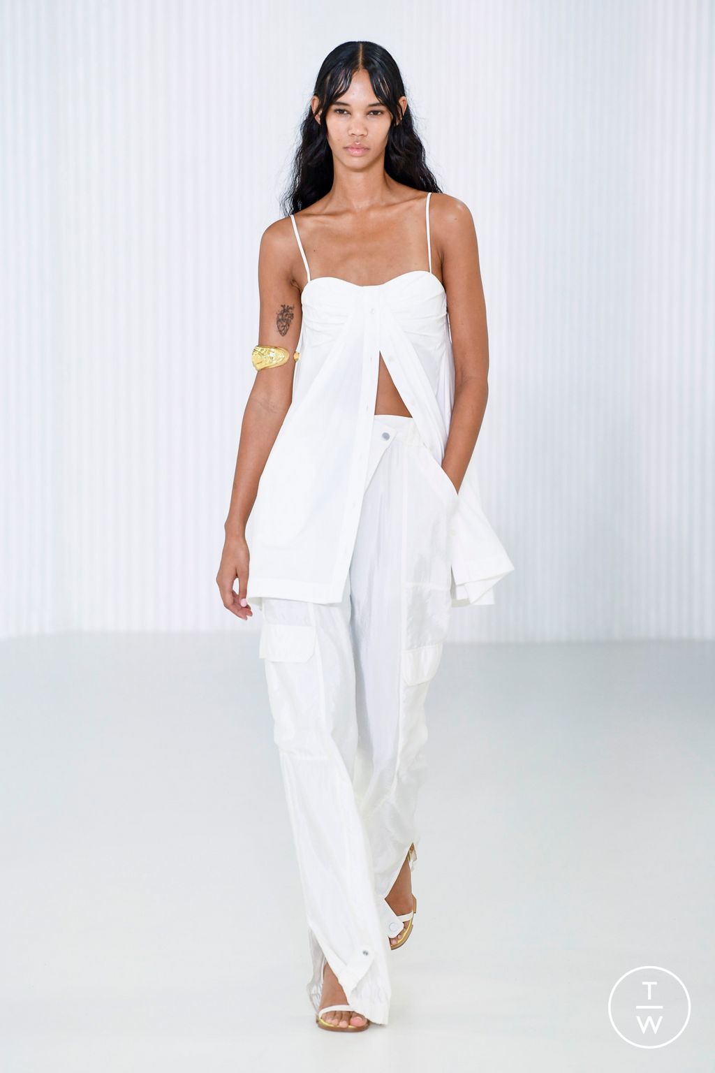 Fashion Week New York Spring/Summer 2023 look 19 from the Simkhai collection 女装