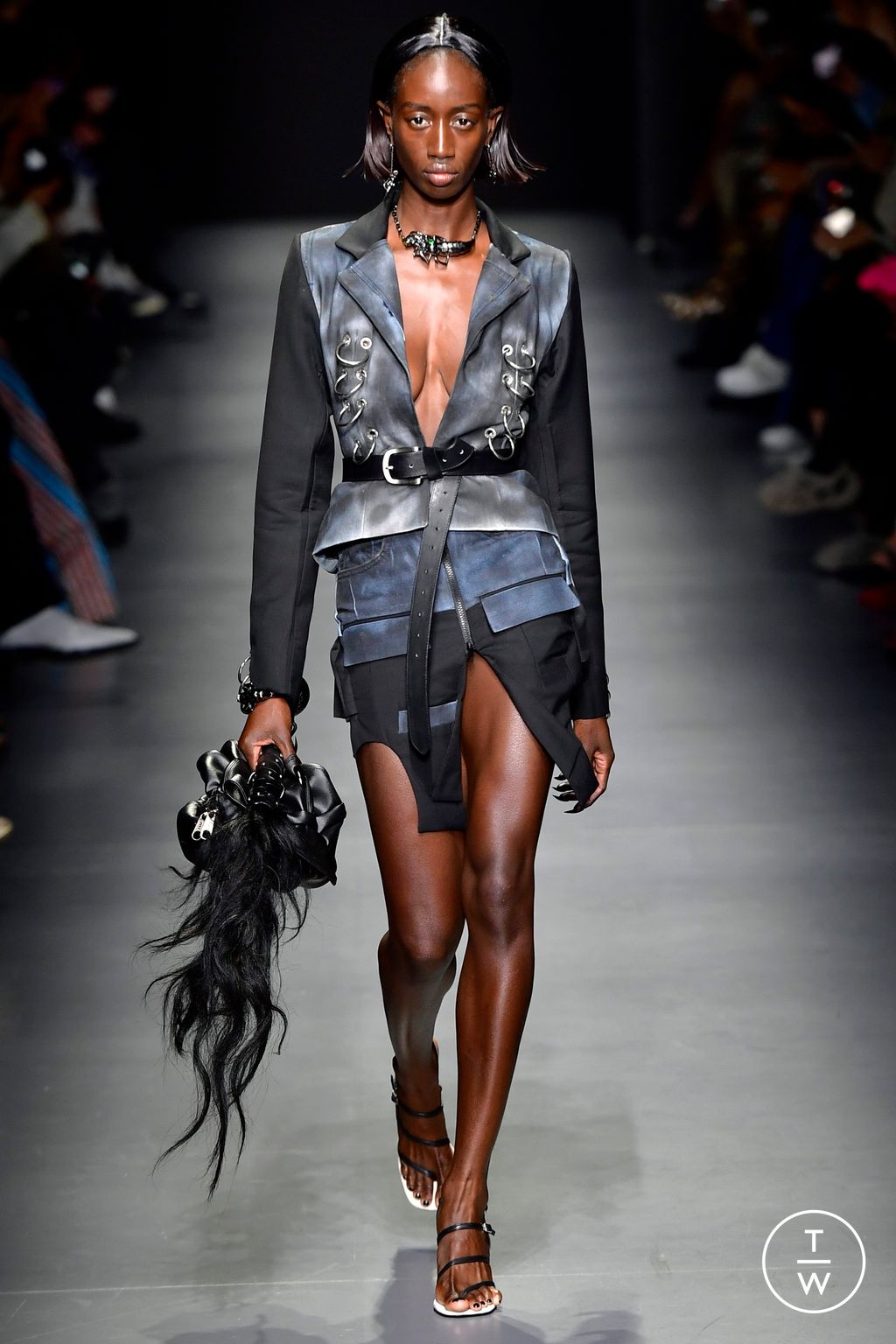 Fashion Week Milan Spring/Summer 2023 look 1 de la collection Tokyo James womenswear