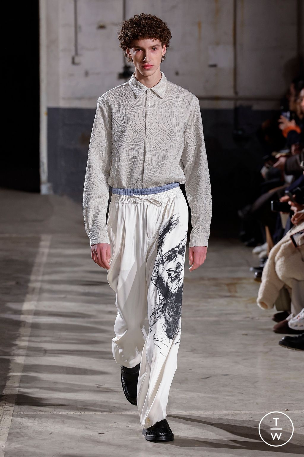 Fashion Week Paris Fall/Winter 2023 look 31 from the TAAKK collection menswear