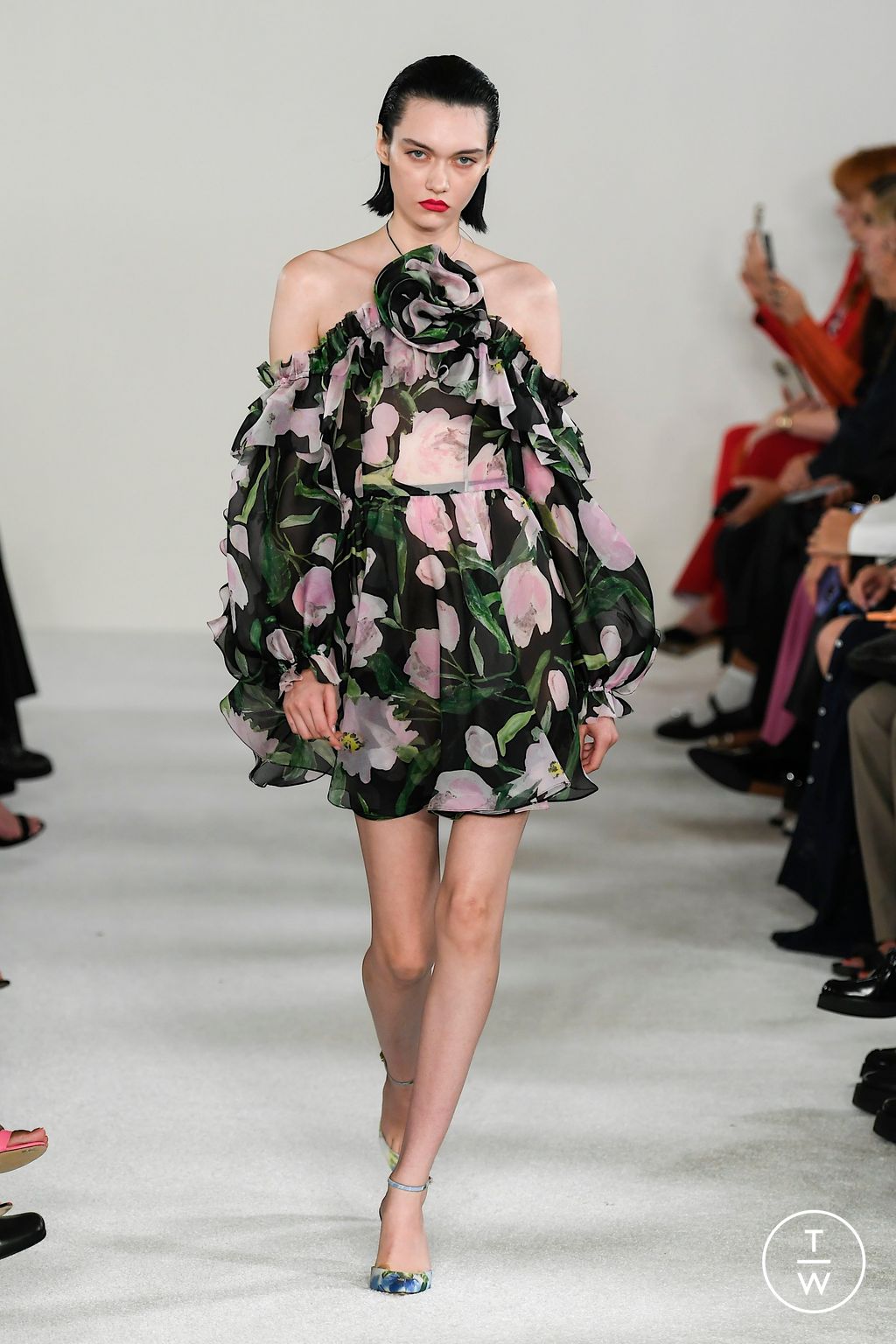 Fashion Week New York Spring/Summer 2023 look 54 from the Carolina Herrera collection womenswear