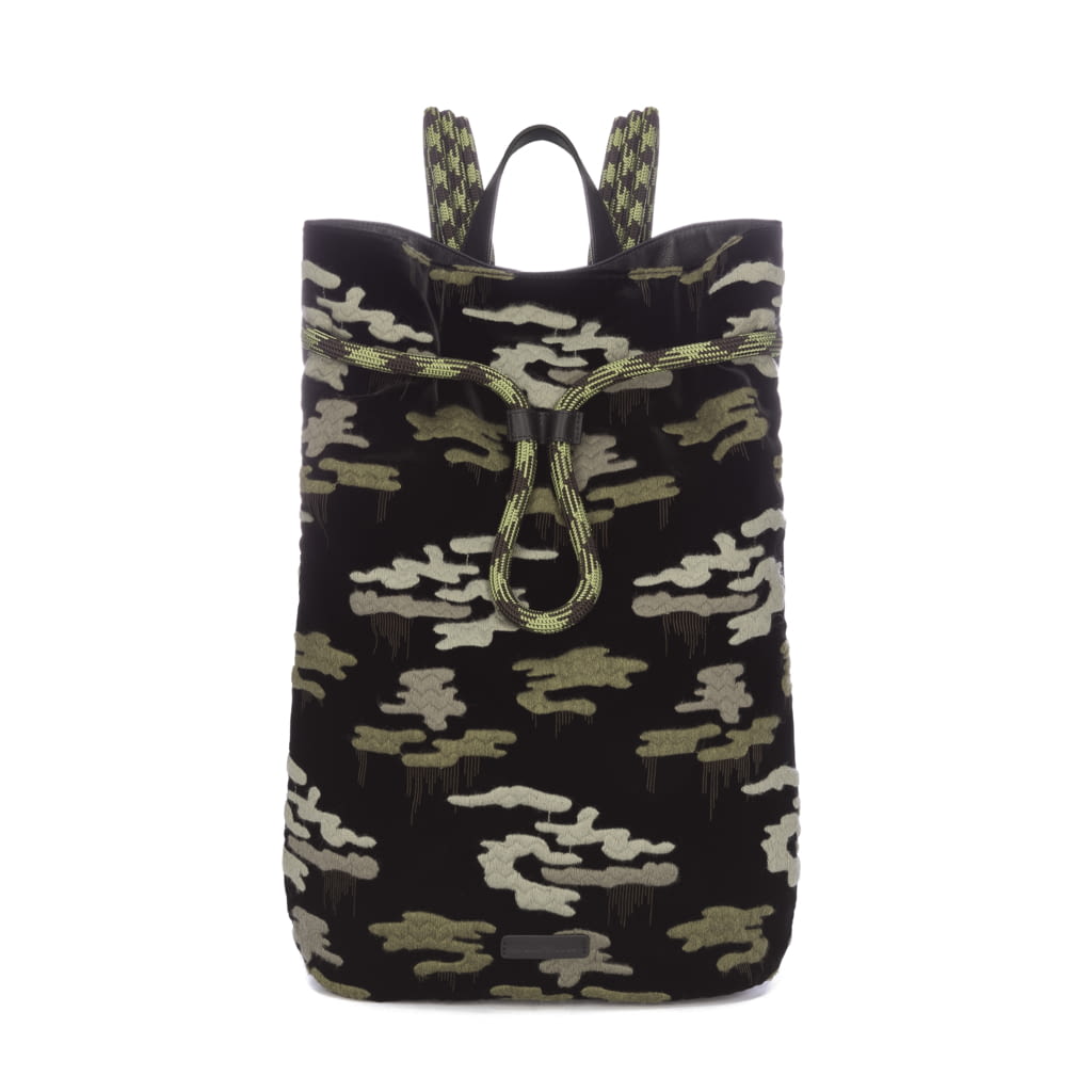 Fashion Week Milan Fall/Winter 2018 look 1 de la collection Emporio Armani menswear accessories