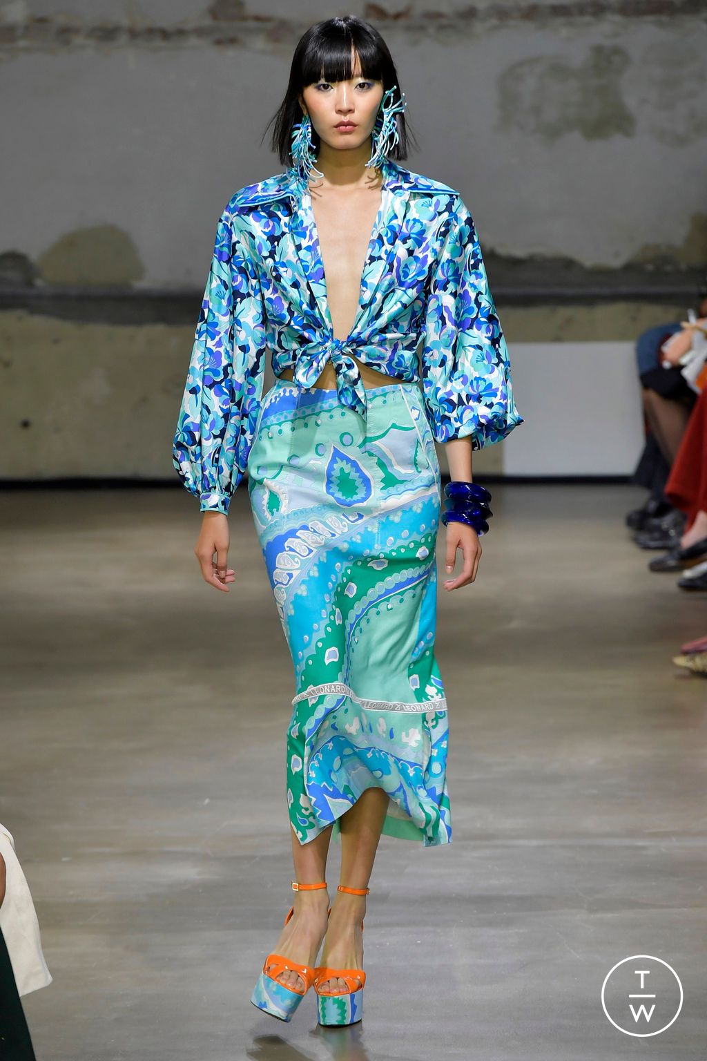 Fashion Week Paris Spring/Summer 2023 look 4 from the Leonard Paris collection womenswear