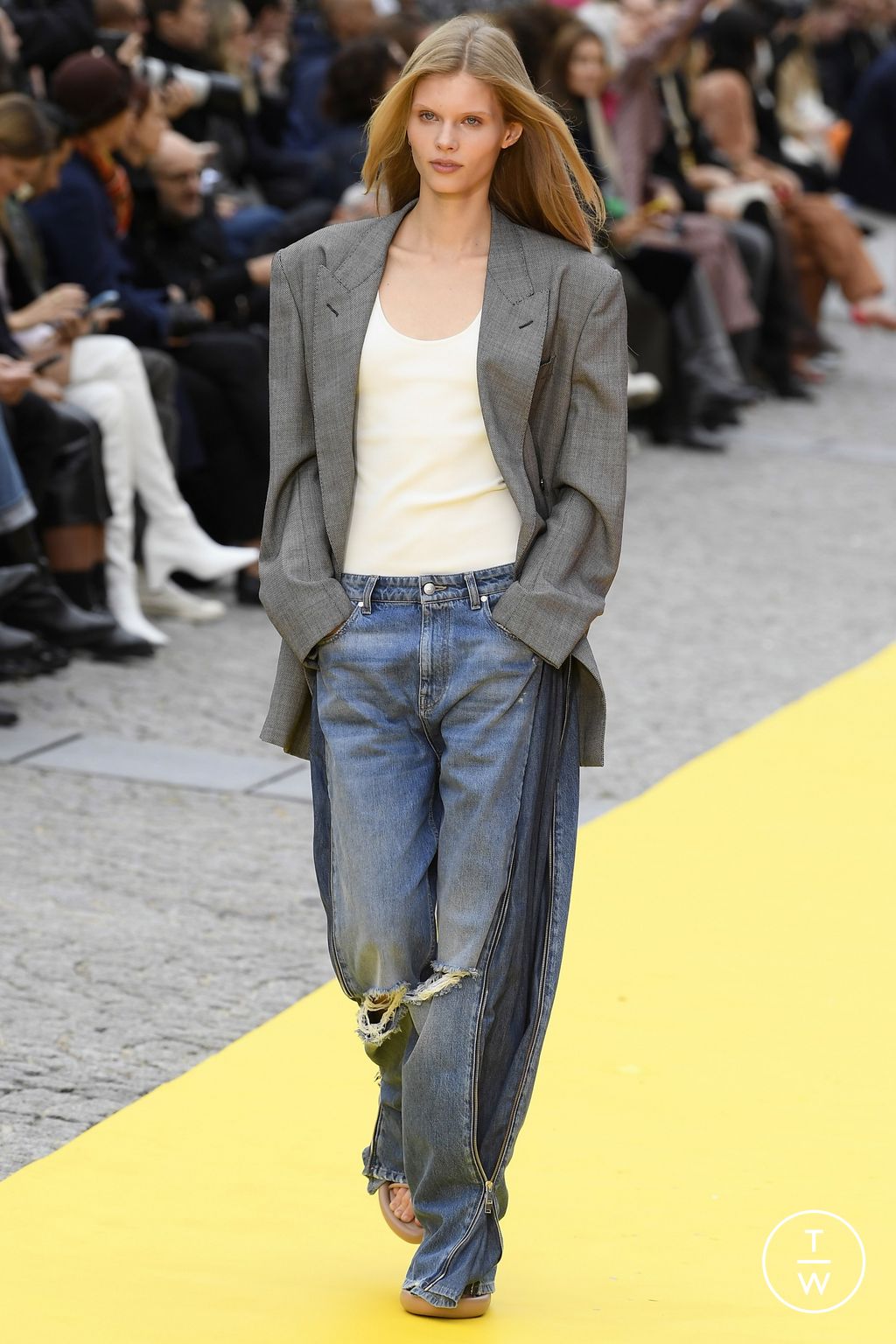 Fashion Week Paris Spring/Summer 2023 look 20 from the Stella McCartney collection womenswear