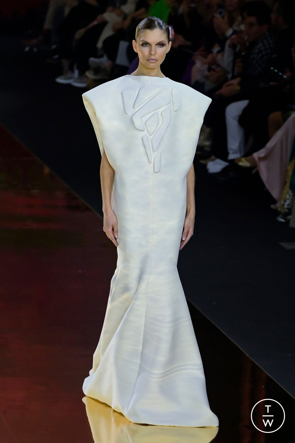 Fashion Week Paris Spring/Summer 2023 look 4 from the Stéphane Rolland collection couture