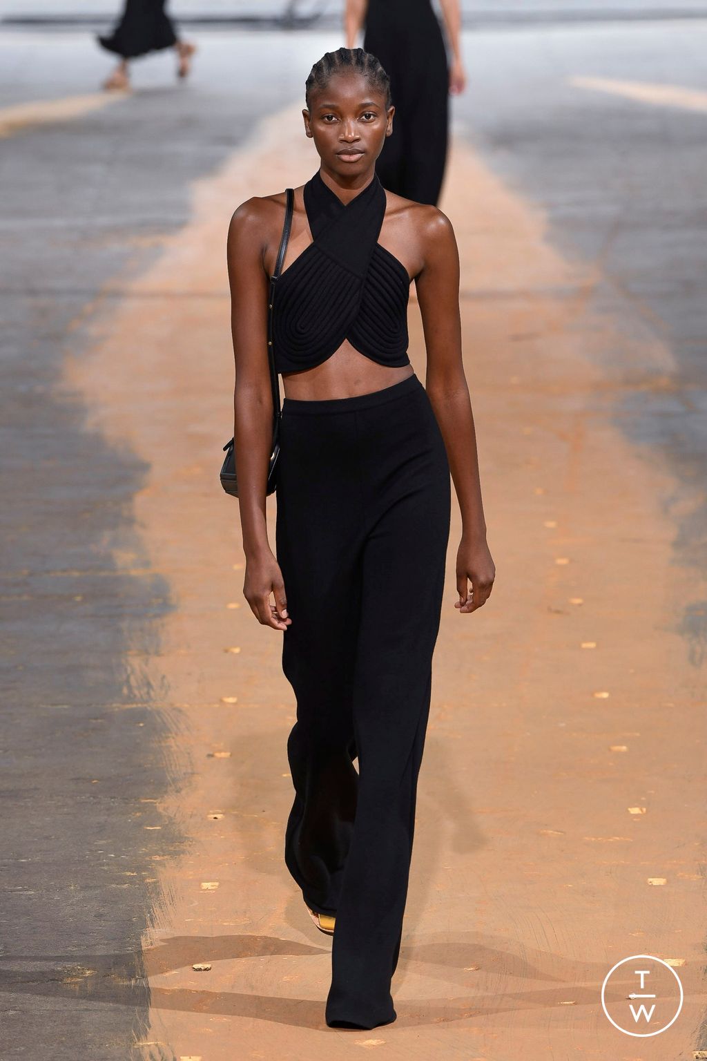 Fashion Week New York Spring/Summer 2023 look 17 from the Gabriela Hearst collection 女装