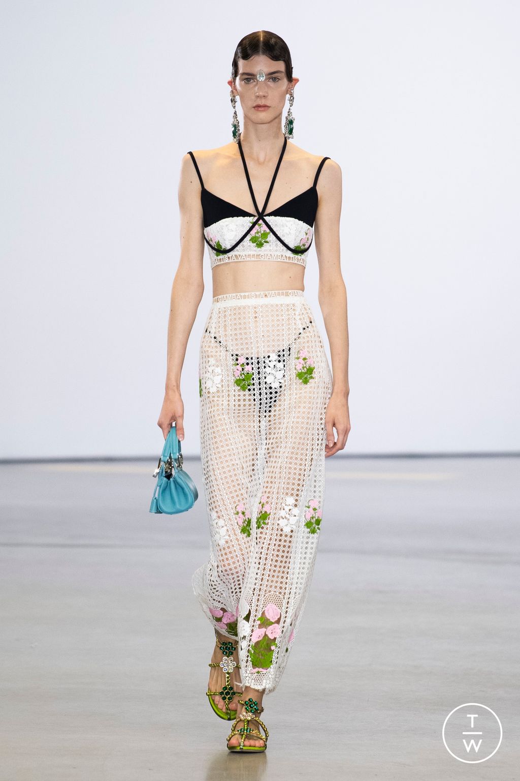 Fashion Week Paris Spring/Summer 2023 look 19 from the Giambattista Valli collection 女装