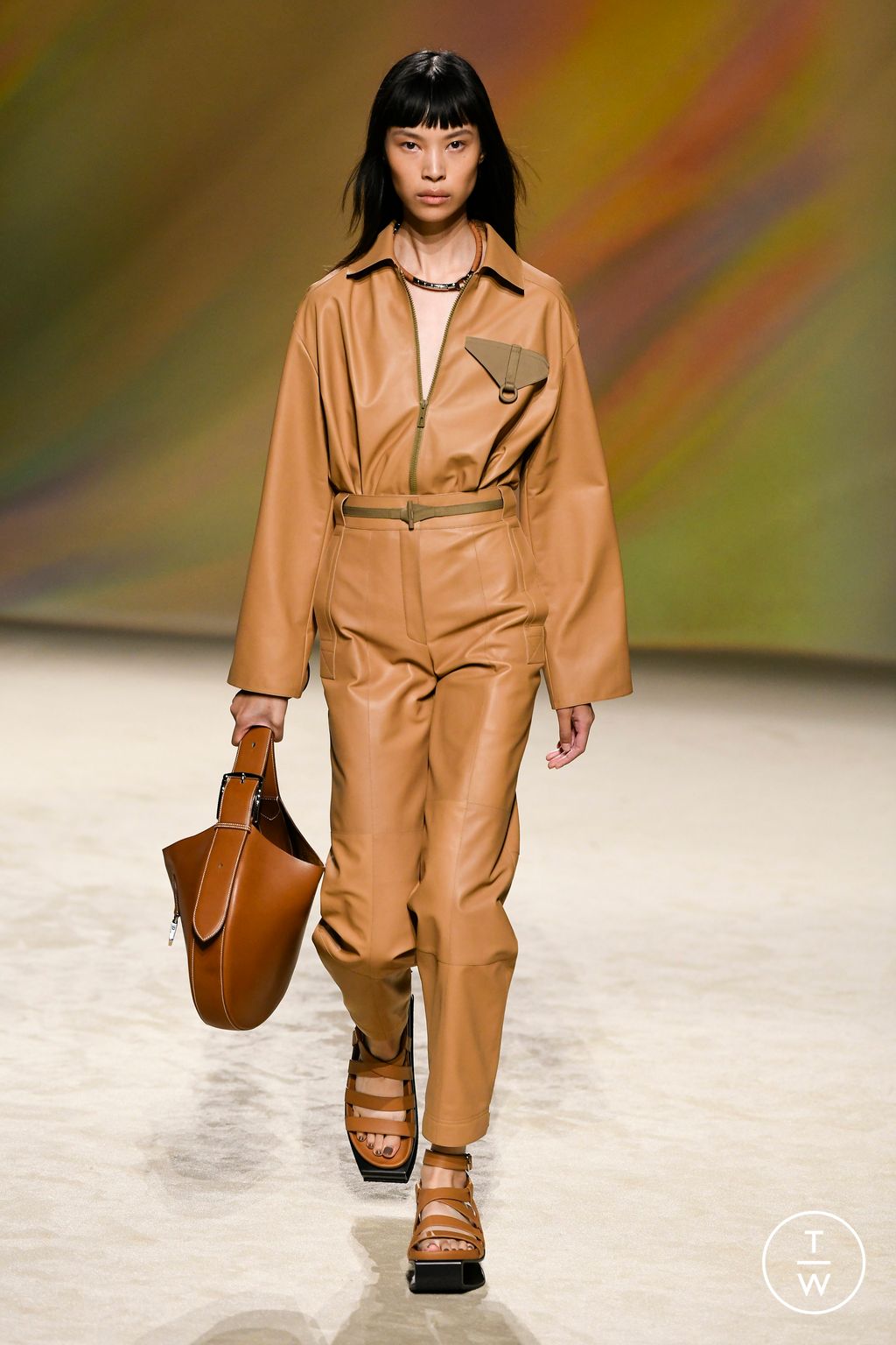 Fashion Week Paris Spring/Summer 2023 look 1 from the Hermès collection womenswear