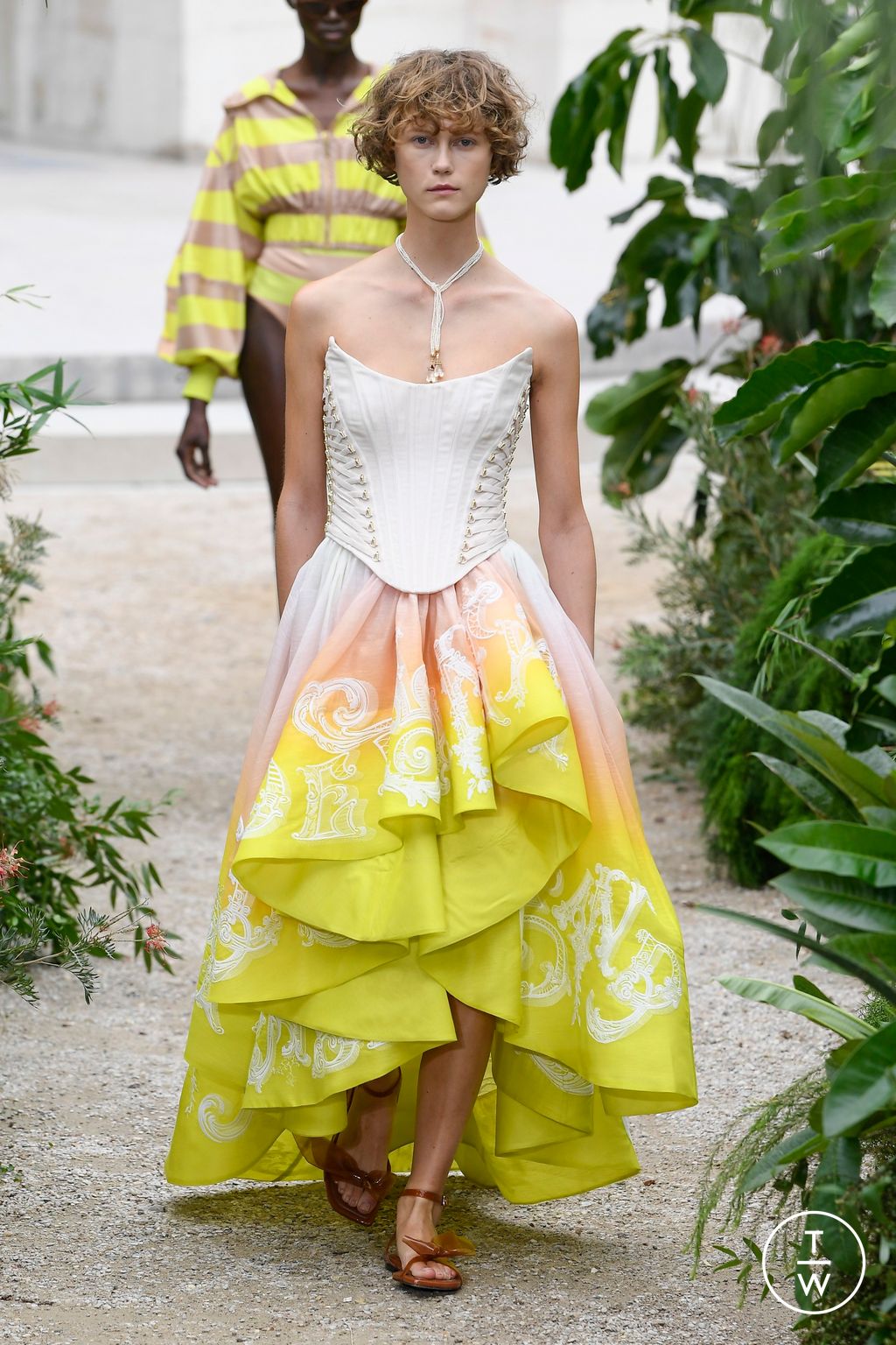 Fashion Week Paris Spring/Summer 2023 look 20 from the Zimmermann collection 女装