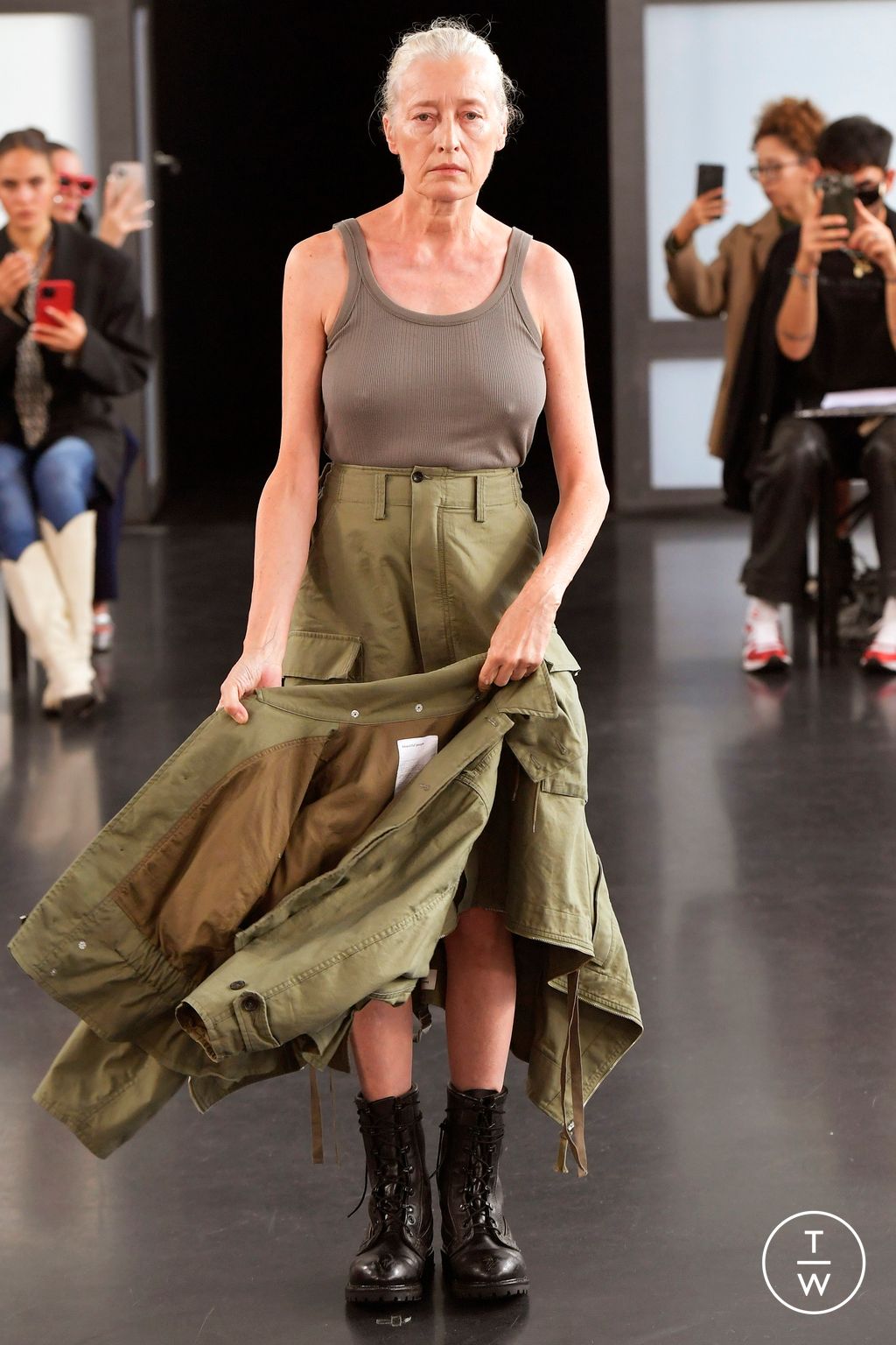 Fashion Week Paris Spring/Summer 2023 look 3 de la collection Beautiful People womenswear