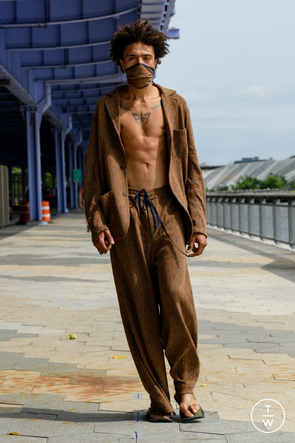 Fashion Week New York Spring/Summer 2021 look 5 from the Eckhaus Latta collection 女装