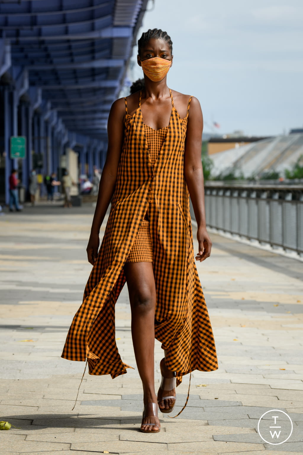 Fashion Week New York Spring/Summer 2021 look 8 de la collection Eckhaus Latta womenswear