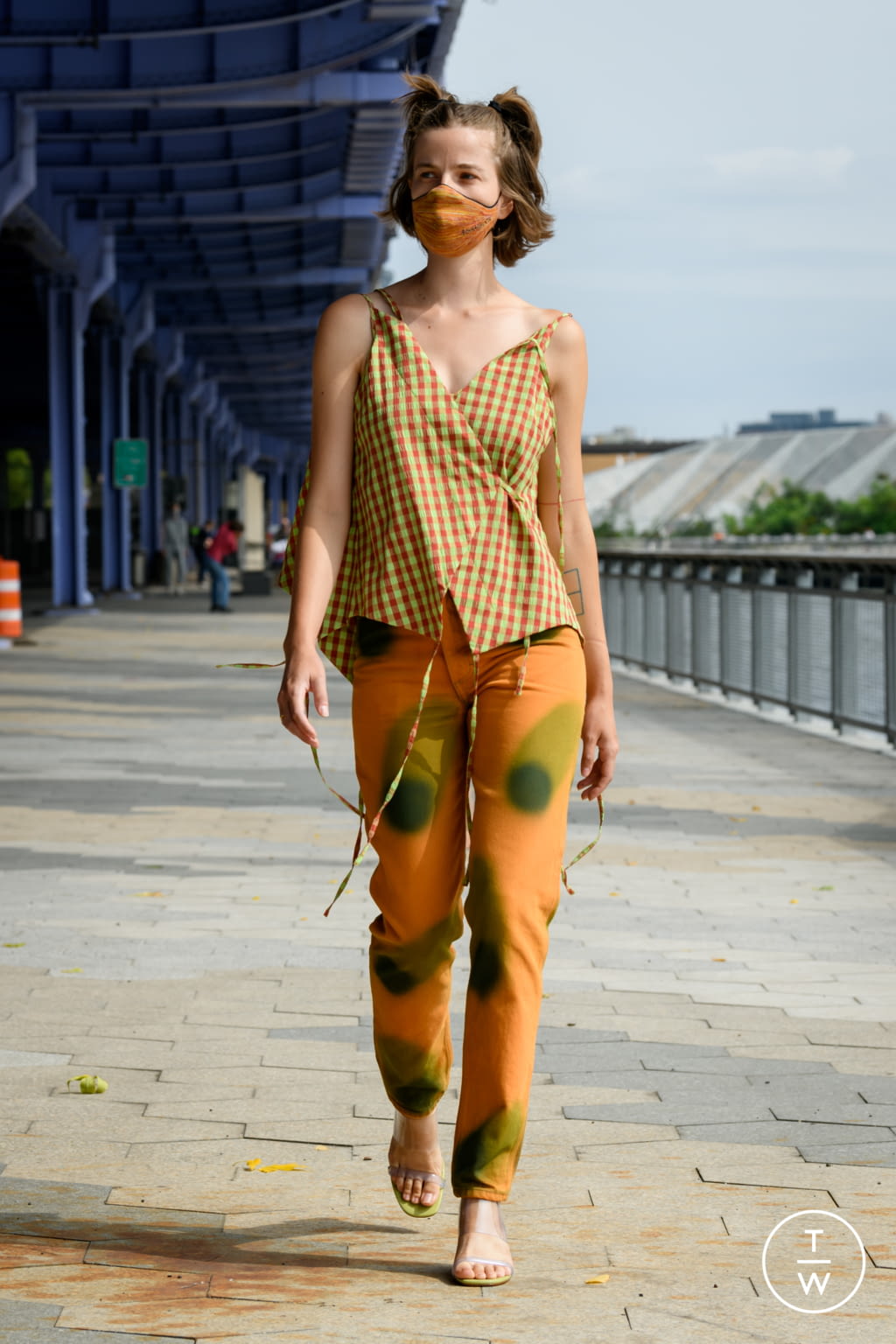 Fashion Week New York Spring/Summer 2021 look 10 from the Eckhaus Latta collection womenswear