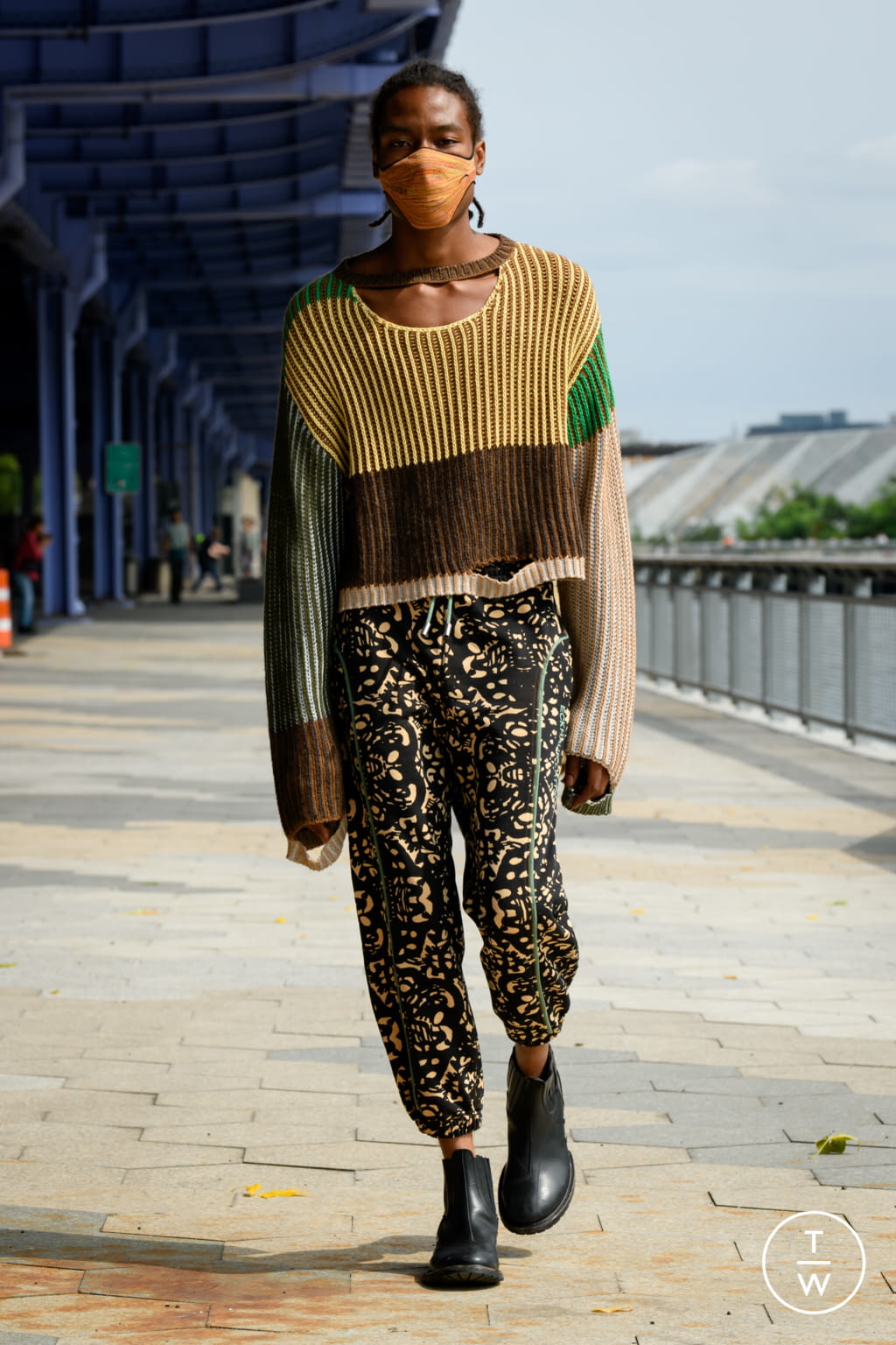 Fashion Week New York Spring/Summer 2021 look 15 from the Eckhaus Latta collection womenswear