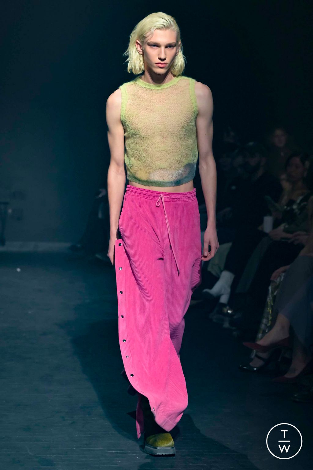 Fashion Week New York Fall/Winter 2023 look 18 de la collection Eckhaus Latta womenswear