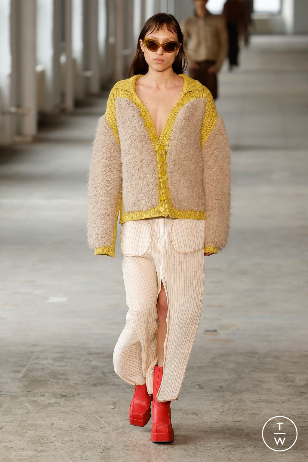 Fashion Week New York Fall/Winter 2024 look 6 de la collection Eckhaus Latta womenswear
