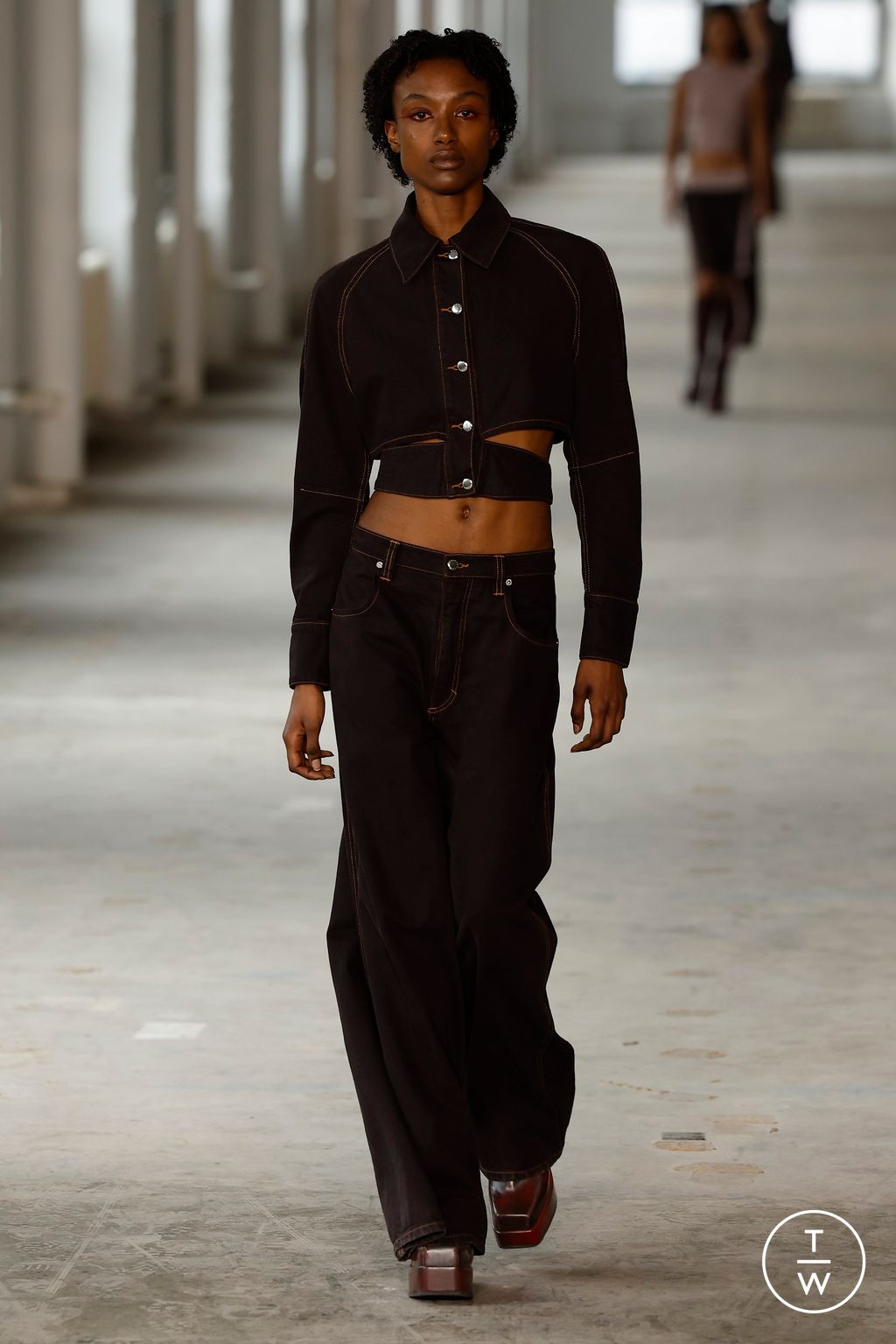 Fashion Week New York Fall/Winter 2024 look 16 de la collection Eckhaus Latta womenswear
