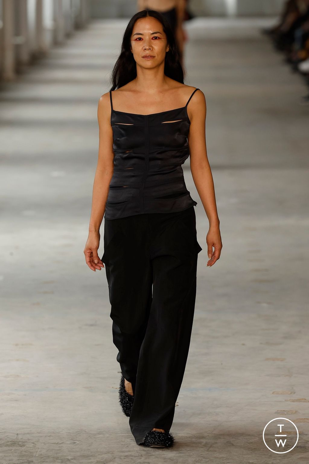 Fashion Week New York Fall/Winter 2024 look 23 de la collection Eckhaus Latta womenswear