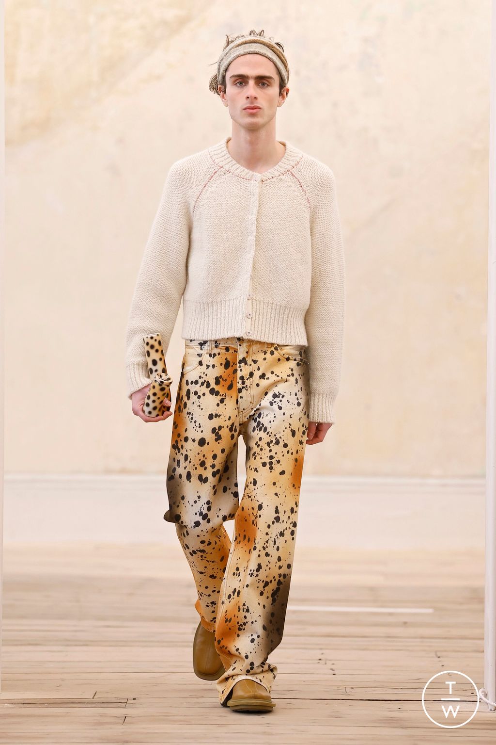 Fashion Week New York Fall/Winter 2025 look 9 from the Eckhaus Latta collection 女装