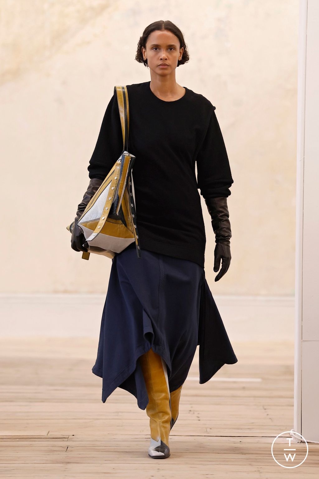 Fashion Week New York Fall/Winter 2025 look 21 from the Eckhaus Latta collection 女装
