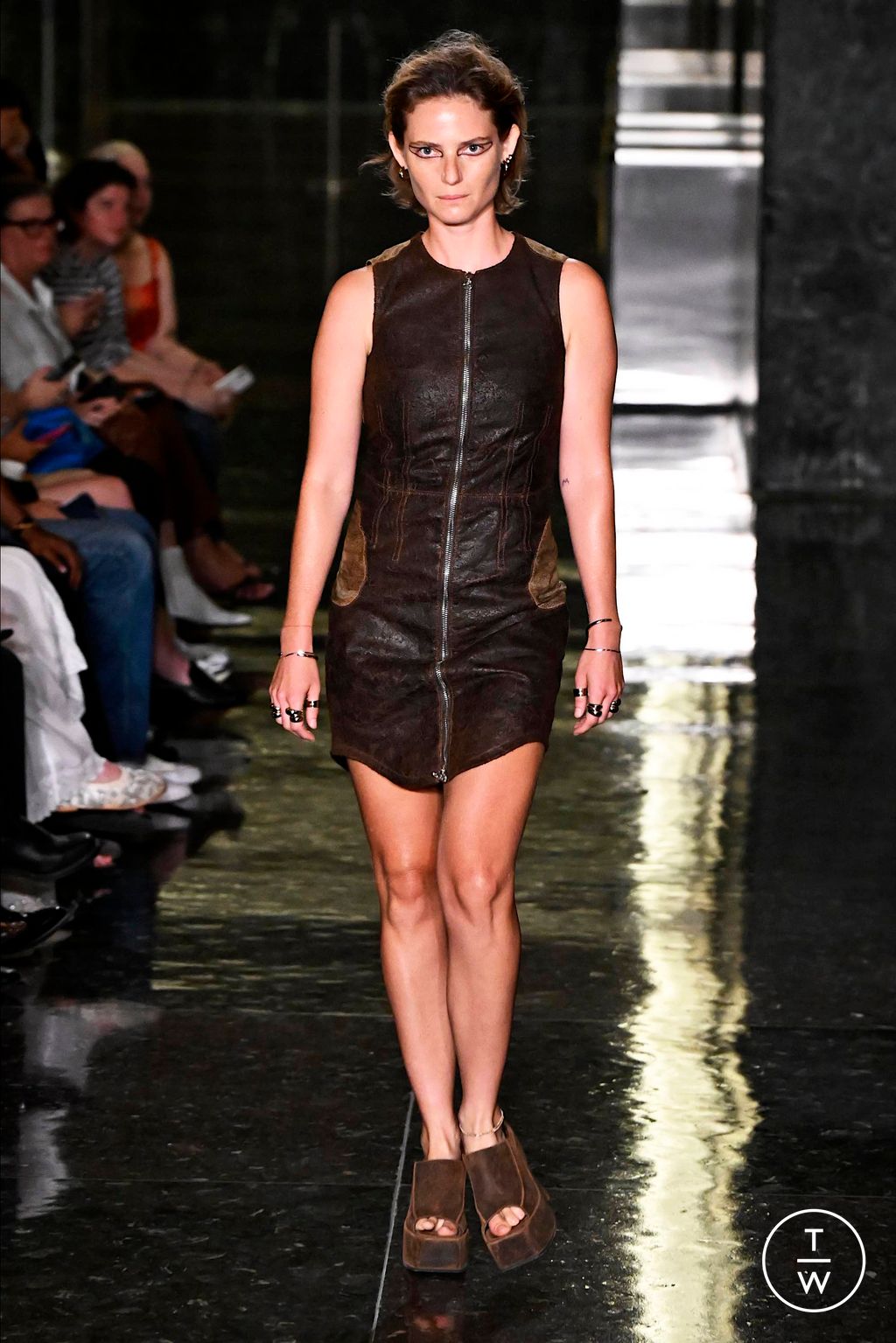 Fashion Week New York Spring/Summer 2024 look 2 de la collection Eckhaus Latta womenswear