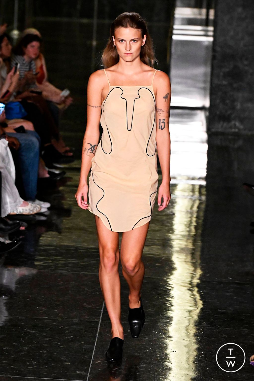 Fashion Week New York Spring/Summer 2024 look 6 de la collection Eckhaus Latta womenswear