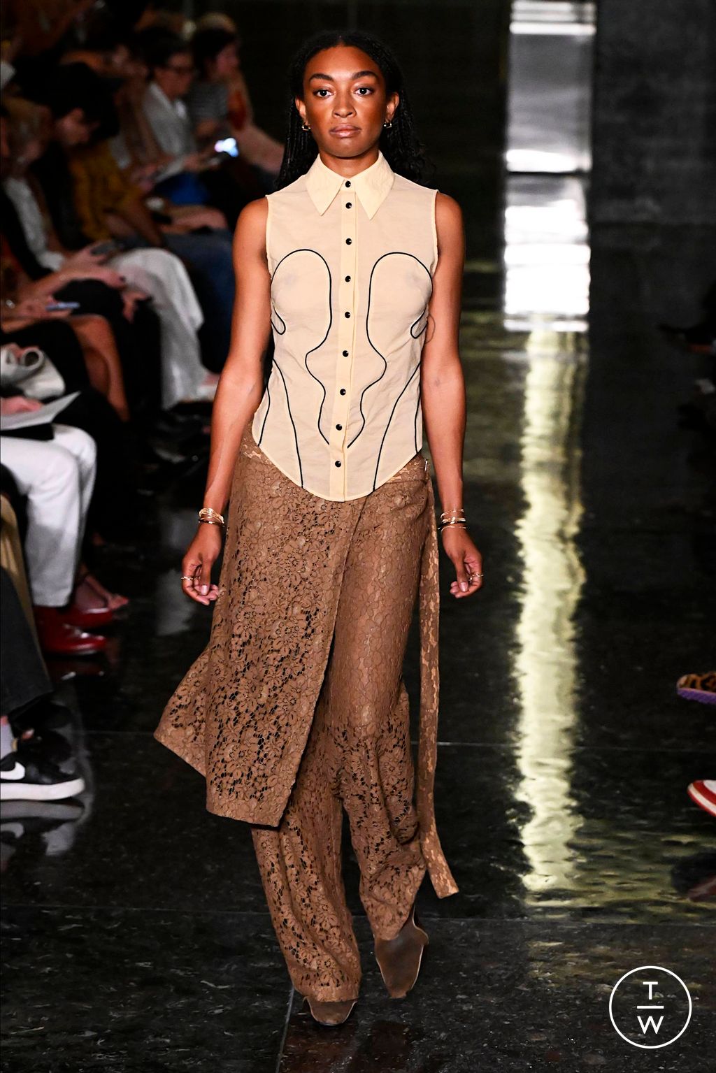 Fashion Week New York Spring/Summer 2024 look 10 de la collection Eckhaus Latta womenswear
