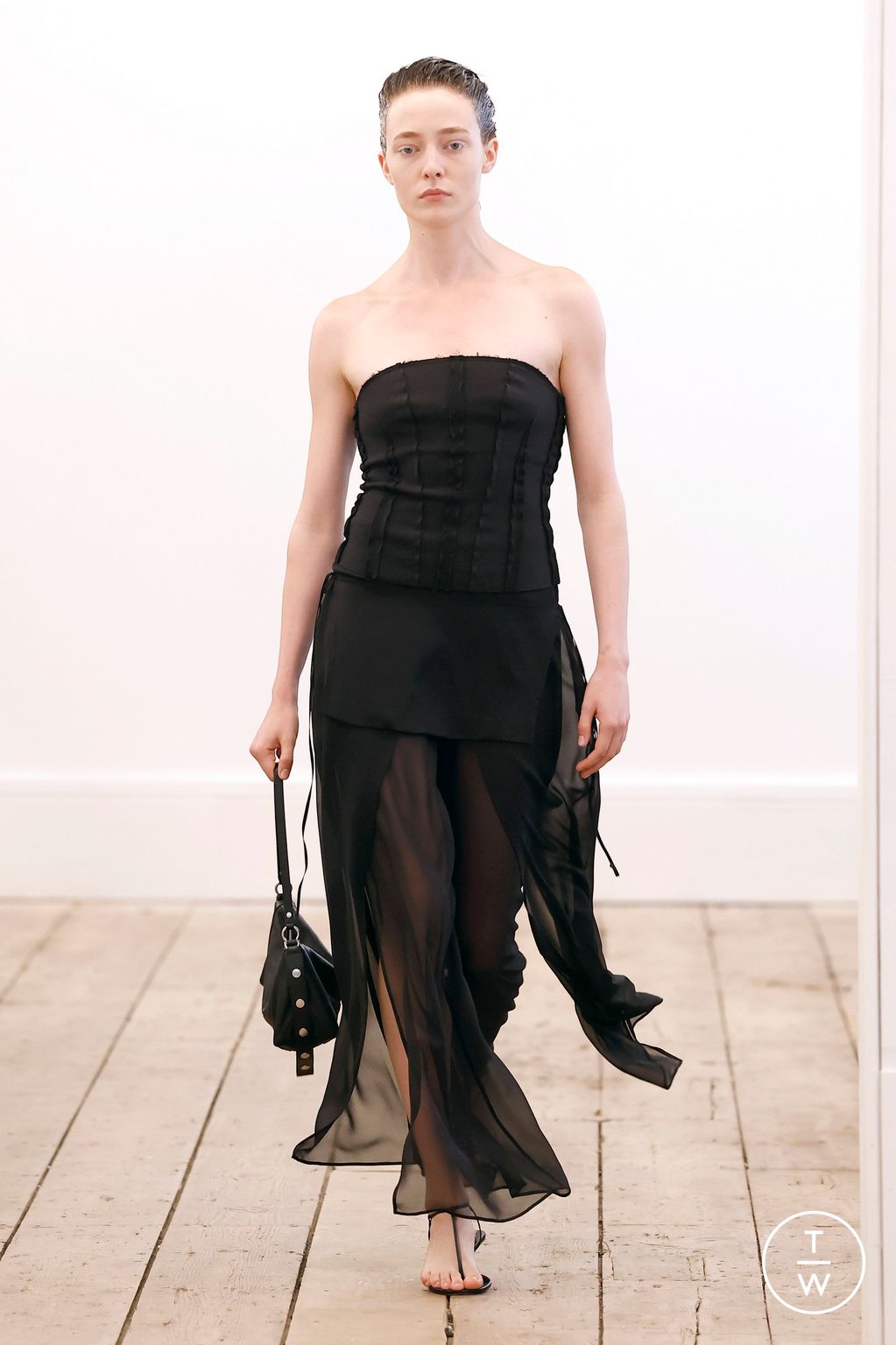 Fashion Week New York Spring/Summer 2026 look 4 de la collection Eckhaus Latta womenswear