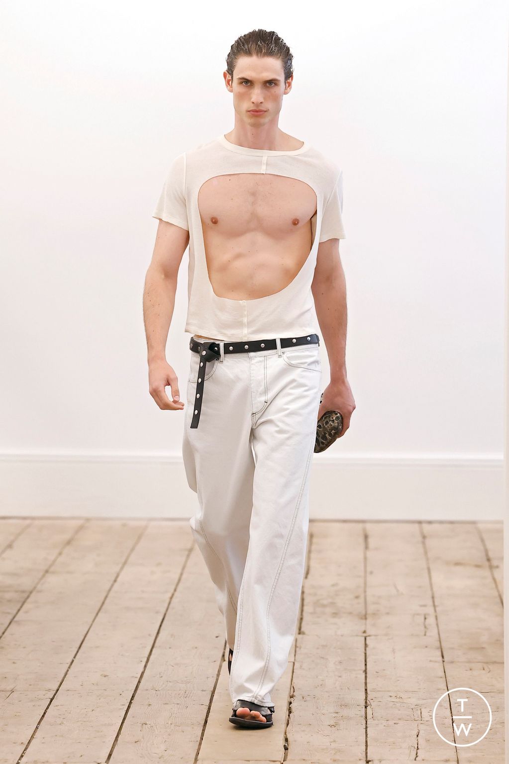 Fashion Week New York Spring/Summer 2026 look 24 from the Eckhaus Latta collection womenswear