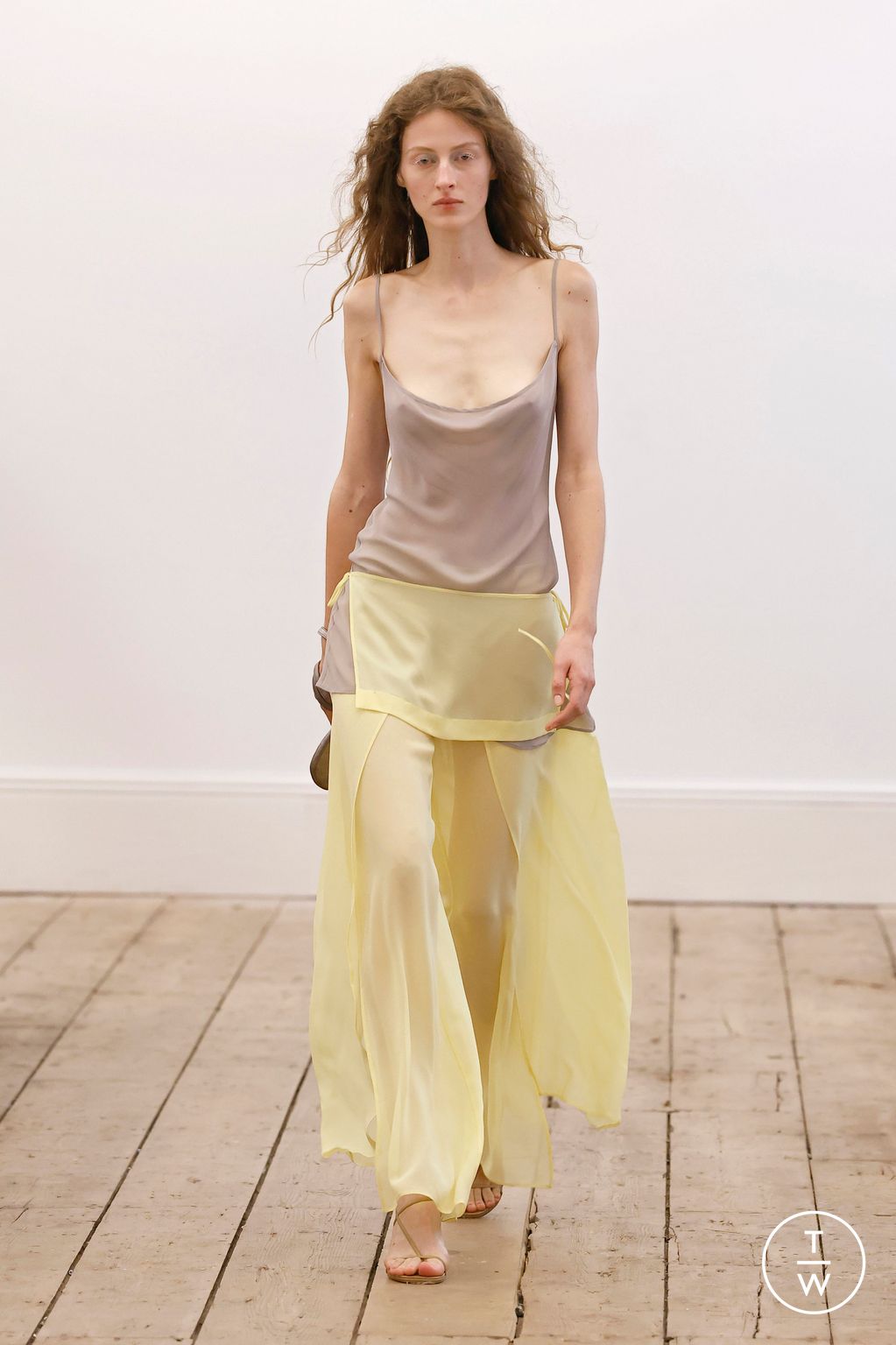 Fashion Week New York Spring/Summer 2026 look 28 from the Eckhaus Latta collection 女装