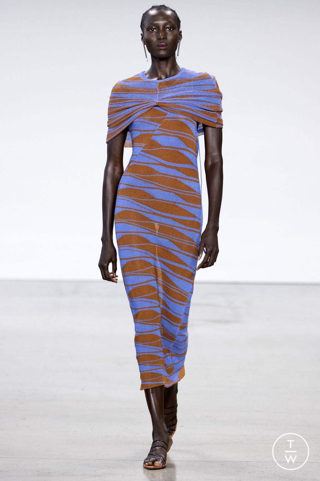 Fashion Week New York Spring/Summer 2023 look 2 from the Deveaux collection womenswear